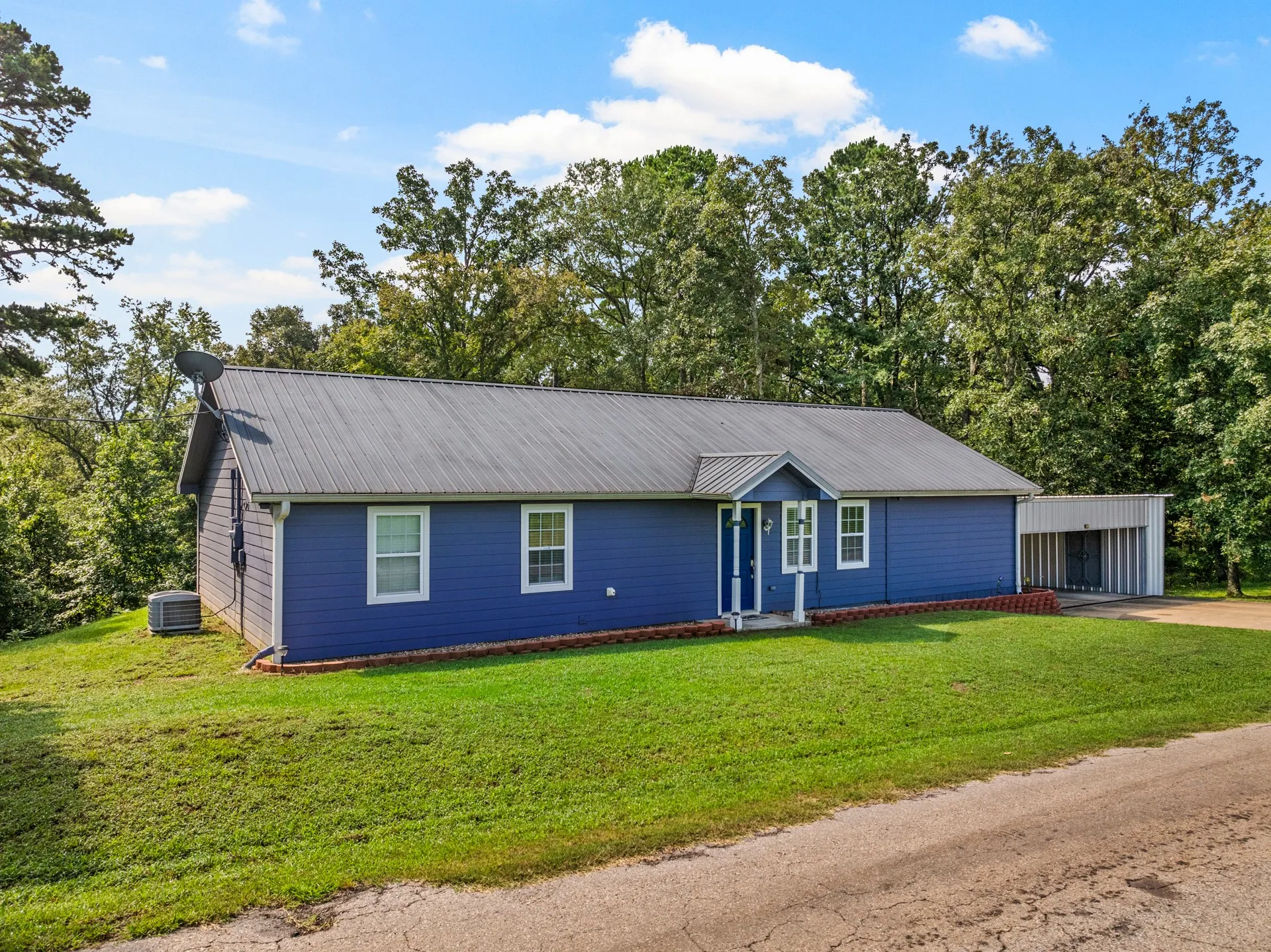 Single Family Residence For Sale in Camp County , 509 County Road 1309, Pittsburg, Texas 75686, 3 Bedroom, 3 Bathroom, Garage spaces, 1,508 Sqft, built in 2006, mls#21038808, Real Estate Agent in Pittsburg, Homes For Sale in Camp county, Homes For Sale in Pittsburg, Realtor in Pittsburg Texas, Real Estate Brokerage Independent Realty Texas, Luminita Cordes Realtor