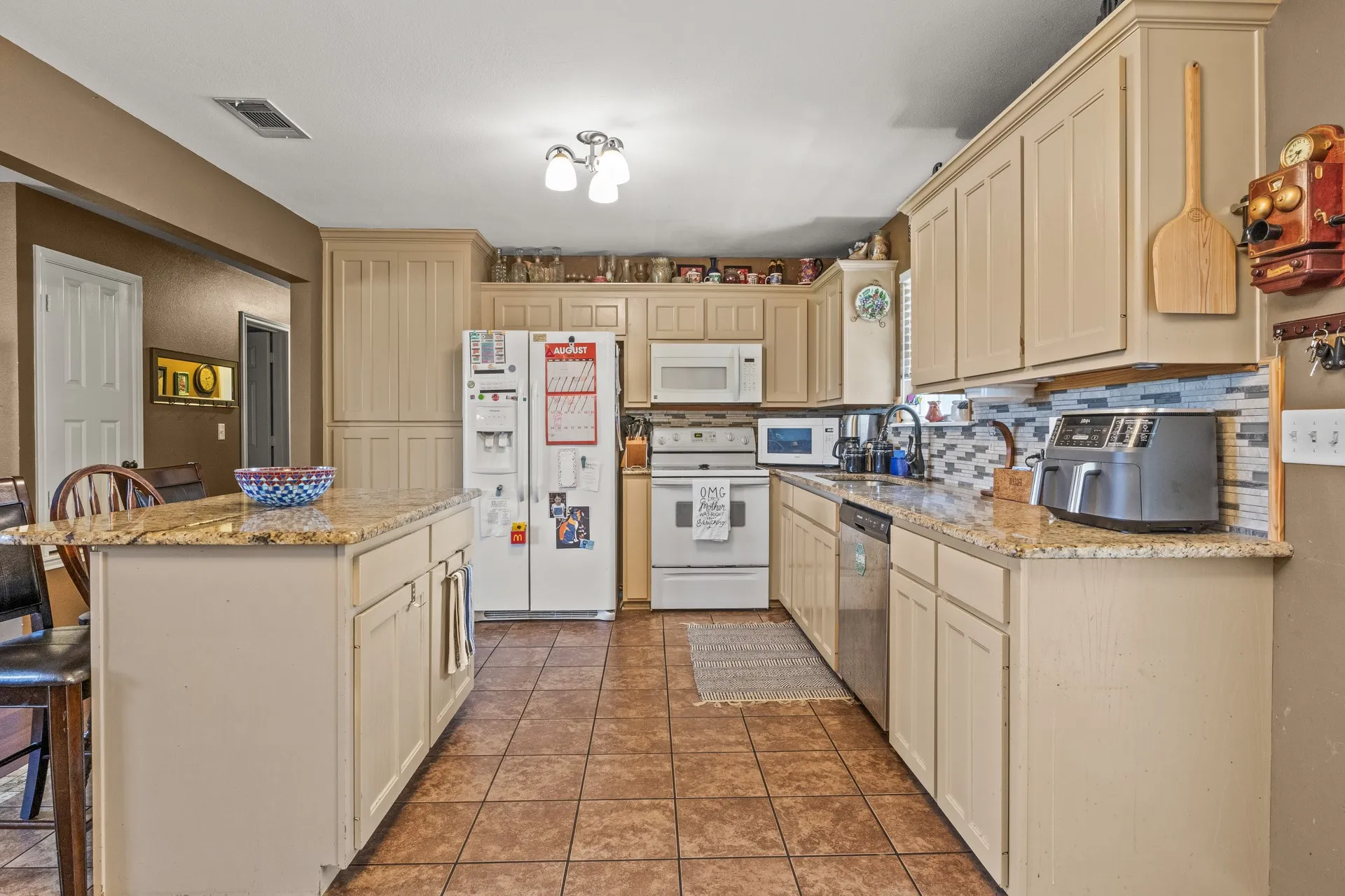 Single Family Residence For Sale in Camp County , 509 County Road 1309, Pittsburg, Texas 75686, 3 Bedroom, 3 Bathroom, Garage spaces, 1,508 Sqft, built in 2006, mls#21038808, Real Estate Agent in Pittsburg, Homes For Sale in Camp county, Homes For Sale in Pittsburg, Realtor in Pittsburg Texas, Real Estate Brokerage Independent Realty Texas, Luminita Cordes Realtor