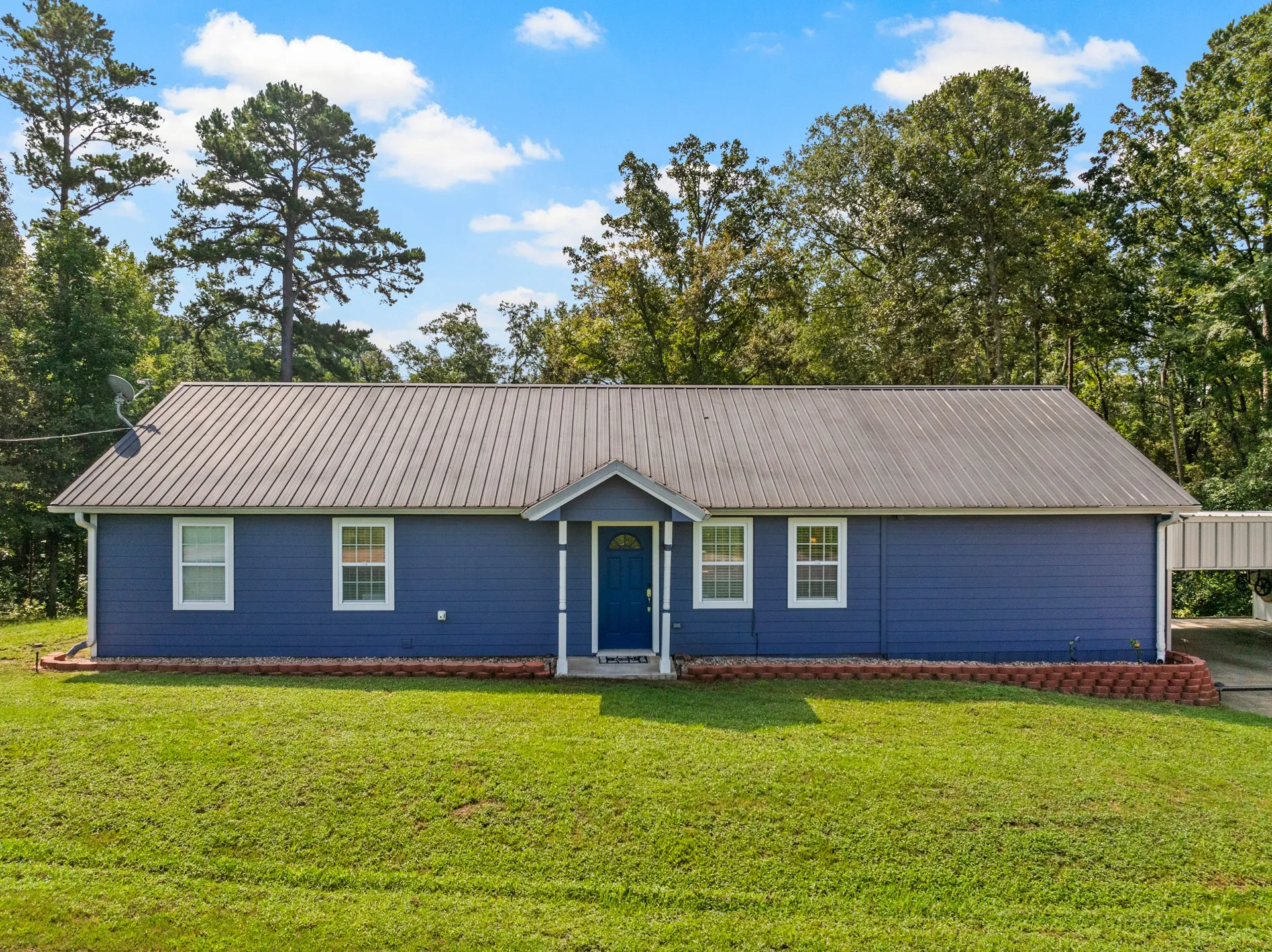 Single Family Residence For Sale in Camp County , 509 County Road 1309, Pittsburg, Texas 75686, 3 Bedroom, 3 Bathroom, Garage spaces, 1,508 Sqft, built in 2006, mls#21038808, Real Estate Agent in Pittsburg, Homes For Sale in Camp county, Homes For Sale in Pittsburg, Realtor in Pittsburg Texas, Real Estate Brokerage Independent Realty Texas, Luminita Cordes Realtor
