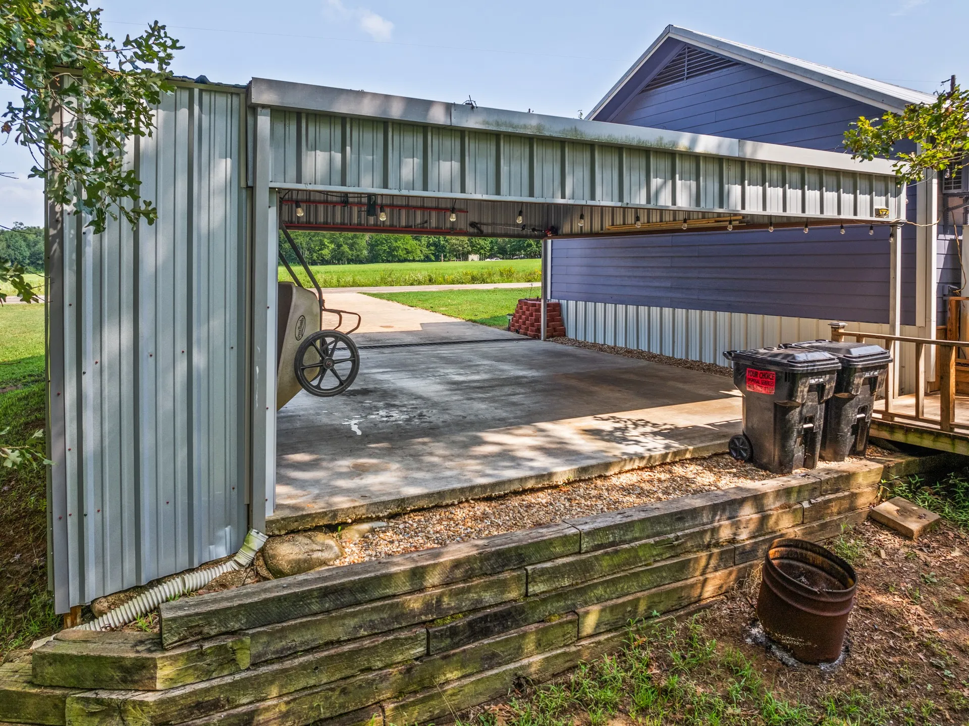 Single Family Residence For Sale in Camp County , 509 County Road 1309, Pittsburg, Texas 75686, 3 Bedroom, 3 Bathroom, Garage spaces, 1,508 Sqft, built in 2006, mls#21038808, Real Estate Agent in Pittsburg, Homes For Sale in Camp county, Homes For Sale in Pittsburg, Realtor in Pittsburg Texas, Real Estate Brokerage Independent Realty Texas, Luminita Cordes Realtor