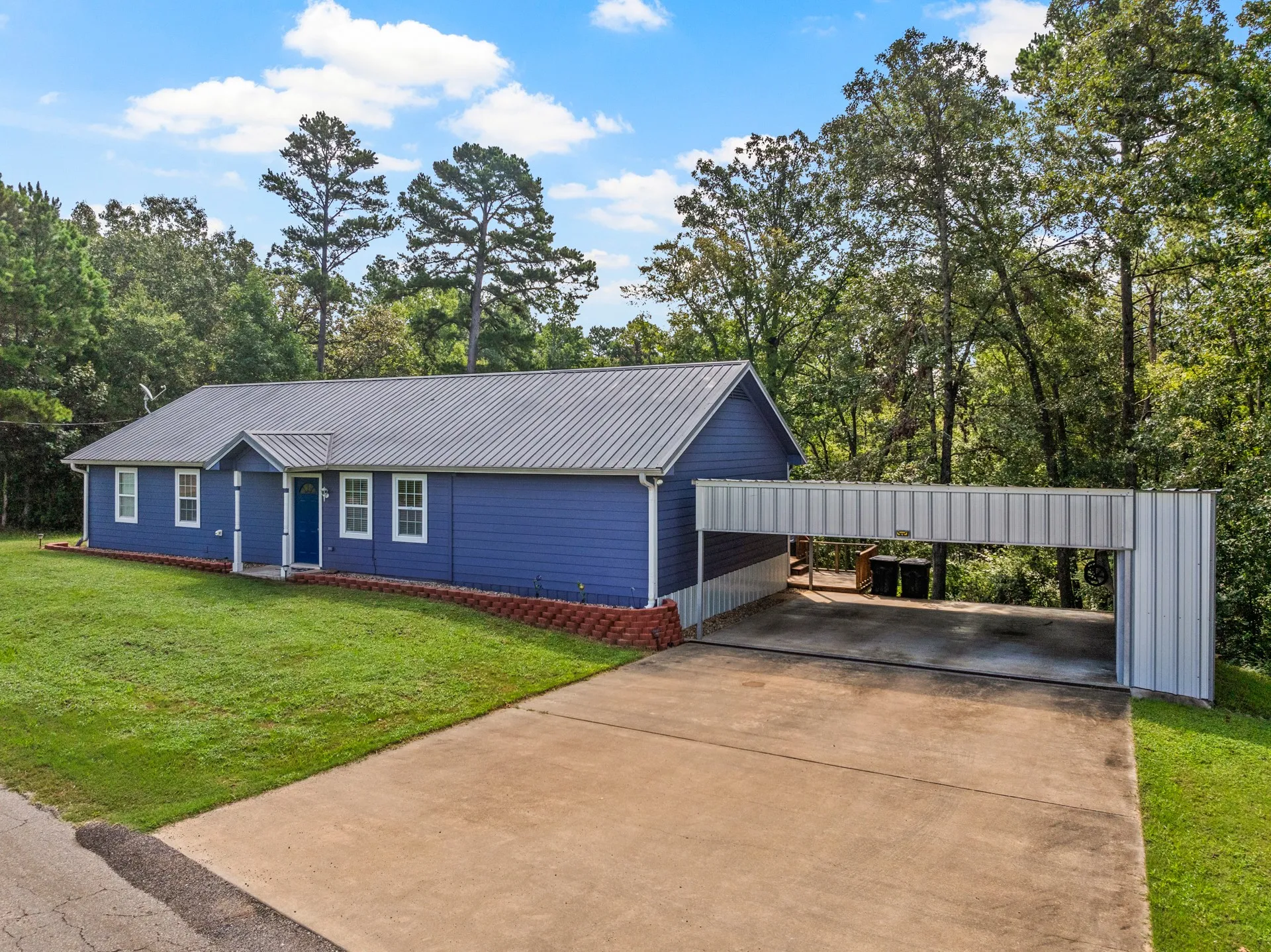 Single Family Residence For Sale in Camp County , 509 County Road 1309, Pittsburg, Texas 75686, 3 Bedroom, 3 Bathroom, Garage spaces, 1,508 Sqft, built in 2006, mls#21038808, Real Estate Agent in Pittsburg, Homes For Sale in Camp county, Homes For Sale in Pittsburg, Realtor in Pittsburg Texas, Real Estate Brokerage Independent Realty Texas, Luminita Cordes Realtor