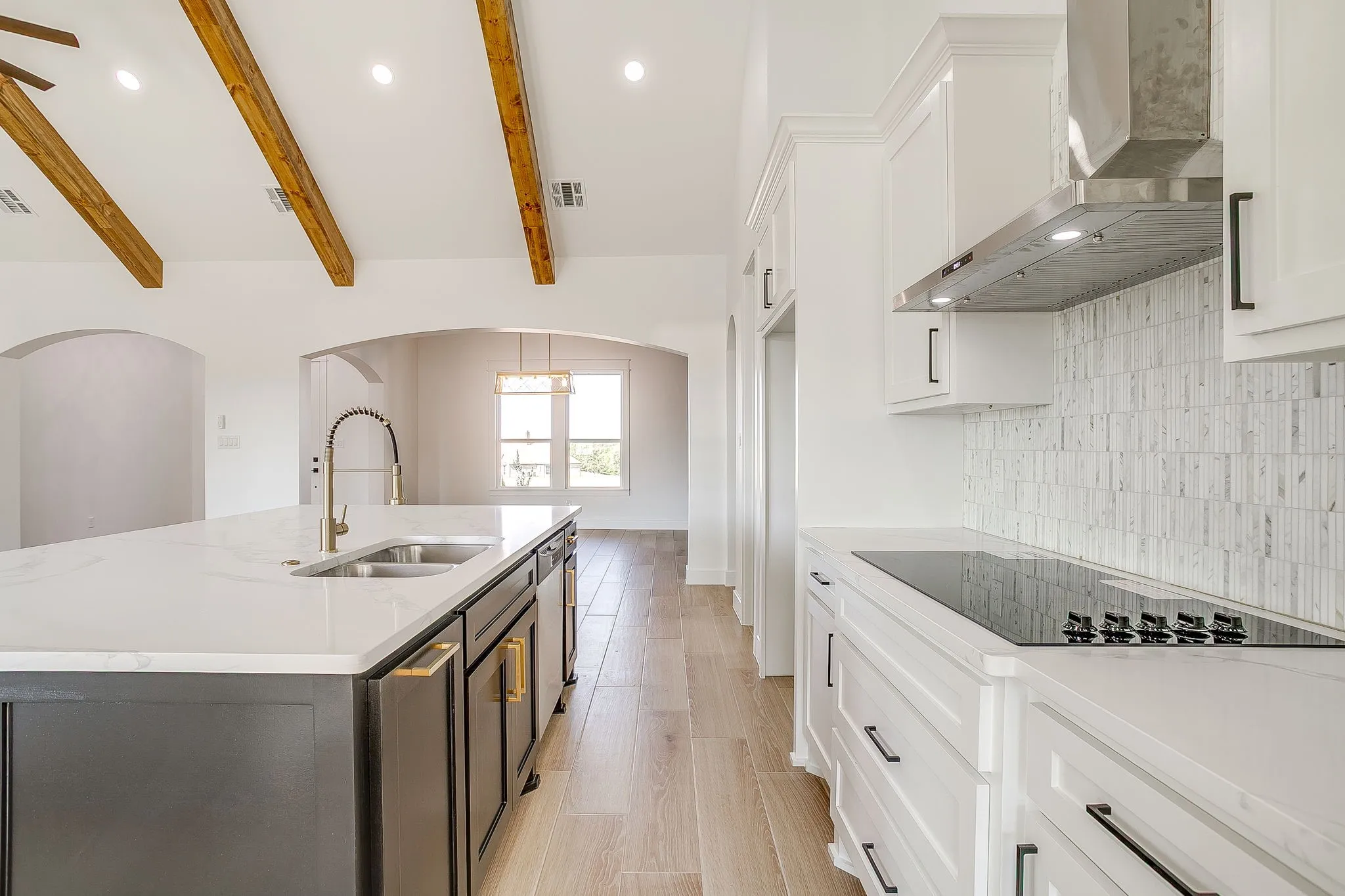Single Family Residence For Sale in Parker County , 240 Latigo Way, Weatherford, Texas 76088, 4 Bedroom, 3 Bathroom, 2 Garage spaces, 2,568 Sqft, built in 2025, New Construction - Complete, mls#21032037, Real Estate Agent in Weatherford, Homes For Sale in Parker county, Homes For Sale in Weatherford, Realtor in Weatherford Texas, Real Estate Brokerage Independent Realty Texas, Luminita Cordes Realtor