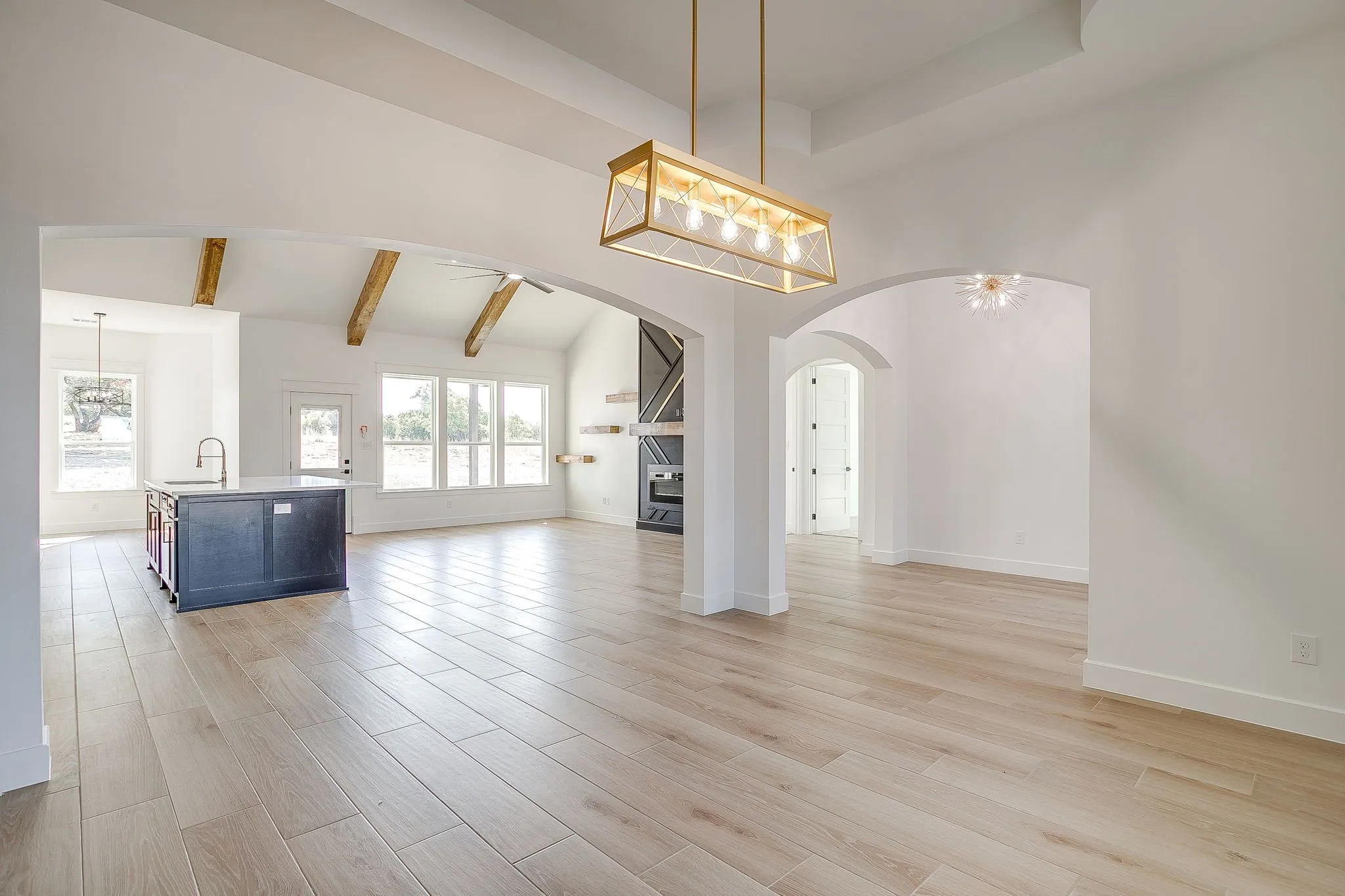Single Family Residence For Sale in Parker County , 240 Latigo Way, Weatherford, Texas 76088, 4 Bedroom, 3 Bathroom, 2 Garage spaces, 2,568 Sqft, built in 2025, New Construction - Complete, mls#21032037, Real Estate Agent in Weatherford, Homes For Sale in Parker county, Homes For Sale in Weatherford, Realtor in Weatherford Texas, Real Estate Brokerage Independent Realty Texas, Luminita Cordes Realtor