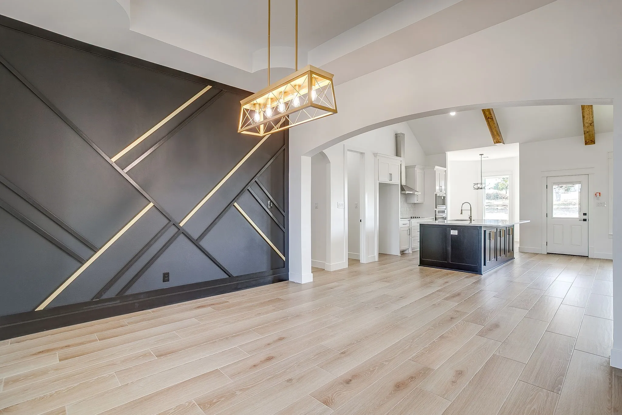 Single Family Residence For Sale in Parker County , 240 Latigo Way, Weatherford, Texas 76088, 4 Bedroom, 3 Bathroom, 2 Garage spaces, 2,568 Sqft, built in 2025, New Construction - Complete, mls#21032037, Real Estate Agent in Weatherford, Homes For Sale in Parker county, Homes For Sale in Weatherford, Realtor in Weatherford Texas, Real Estate Brokerage Independent Realty Texas, Luminita Cordes Realtor