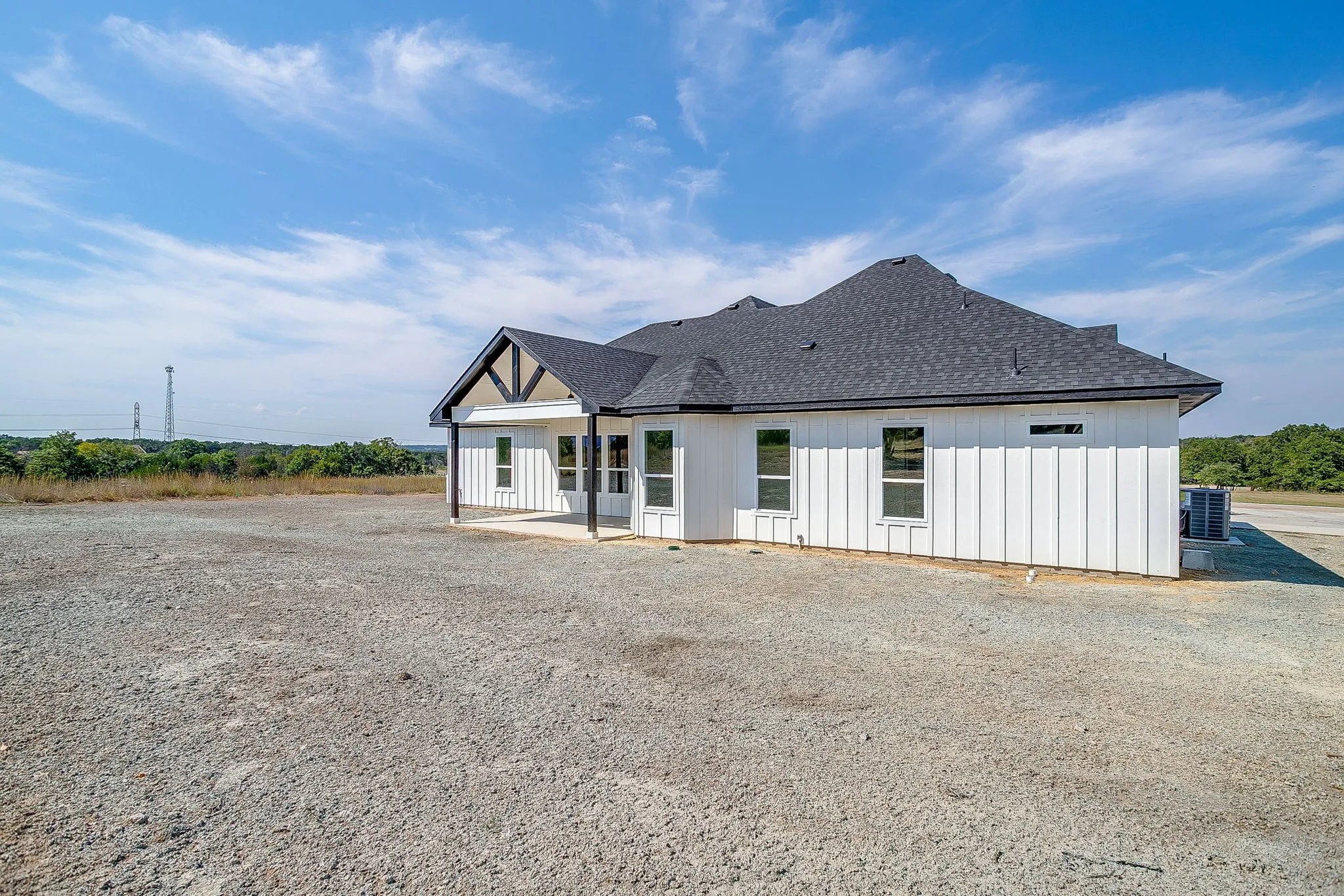 Single Family Residence For Sale in Parker County , 240 Latigo Way, Weatherford, Texas 76088, 4 Bedroom, 3 Bathroom, 2 Garage spaces, 2,568 Sqft, built in 2025, New Construction - Complete, mls#21032037, Real Estate Agent in Weatherford, Homes For Sale in Parker county, Homes For Sale in Weatherford, Realtor in Weatherford Texas, Real Estate Brokerage Independent Realty Texas, Luminita Cordes Realtor