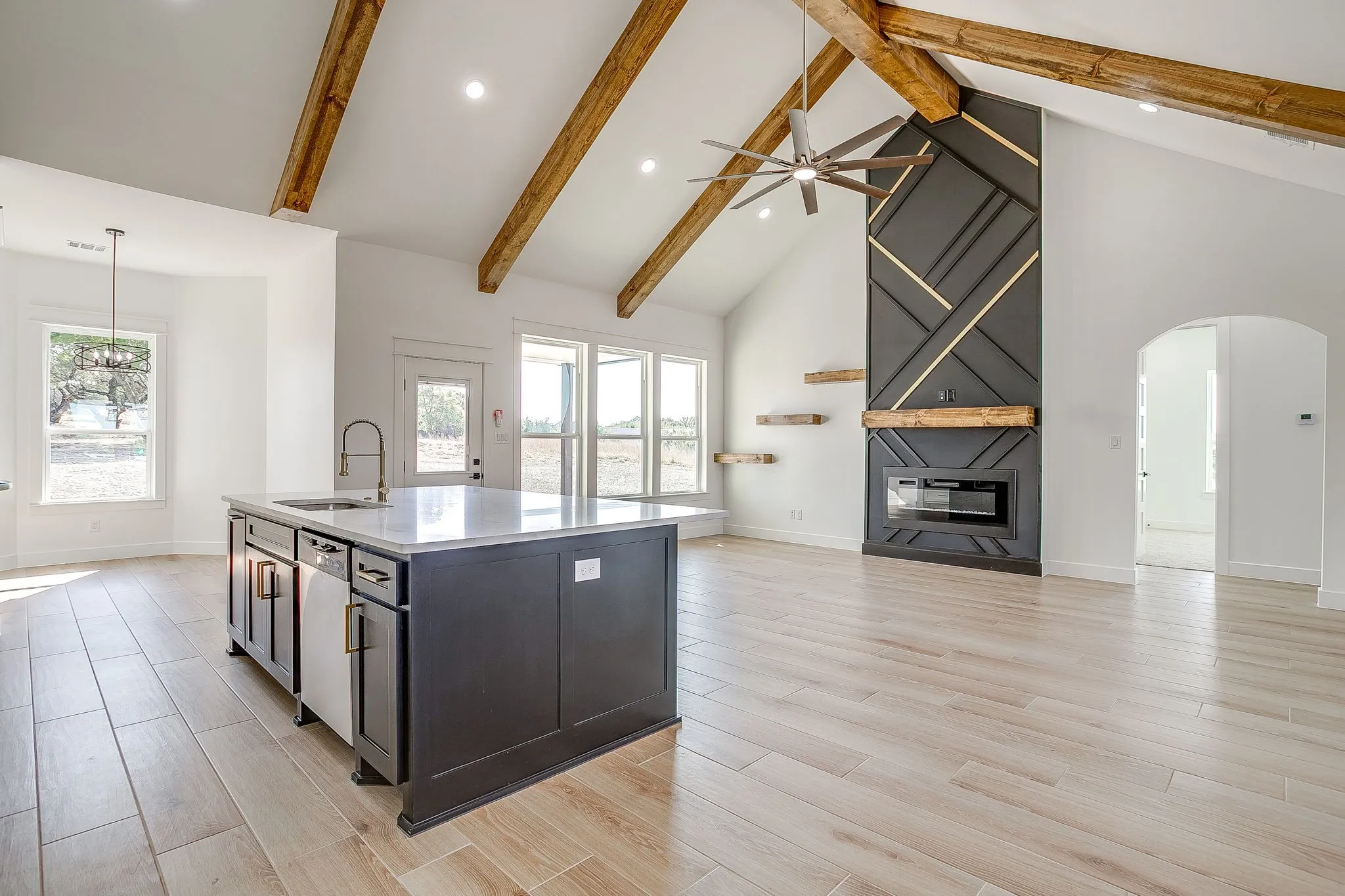 Single Family Residence For Sale in Parker County , 240 Latigo Way, Weatherford, Texas 76088, 4 Bedroom, 3 Bathroom, 2 Garage spaces, 2,568 Sqft, built in 2025, New Construction - Complete, mls#21032037, Real Estate Agent in Weatherford, Homes For Sale in Parker county, Homes For Sale in Weatherford, Realtor in Weatherford Texas, Real Estate Brokerage Independent Realty Texas, Luminita Cordes Realtor