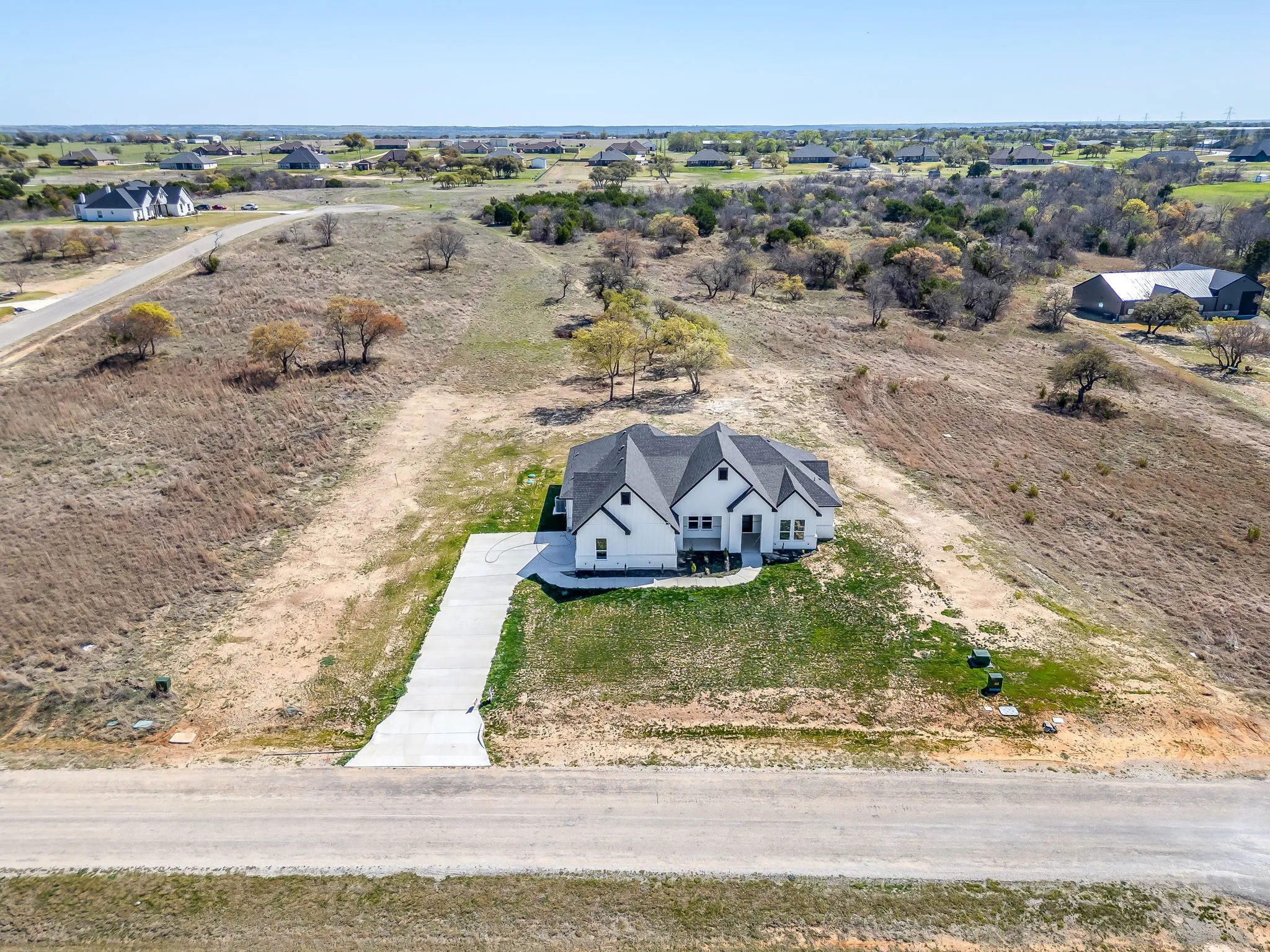 Single Family Residence For Sale in Parker County , 240 Latigo Way, Weatherford, Texas 76088, 4 Bedroom, 3 Bathroom, 2 Garage spaces, 2,568 Sqft, built in 2025, New Construction - Complete, mls#21032037, Real Estate Agent in Weatherford, Homes For Sale in Parker county, Homes For Sale in Weatherford, Realtor in Weatherford Texas, Real Estate Brokerage Independent Realty Texas, Luminita Cordes Realtor