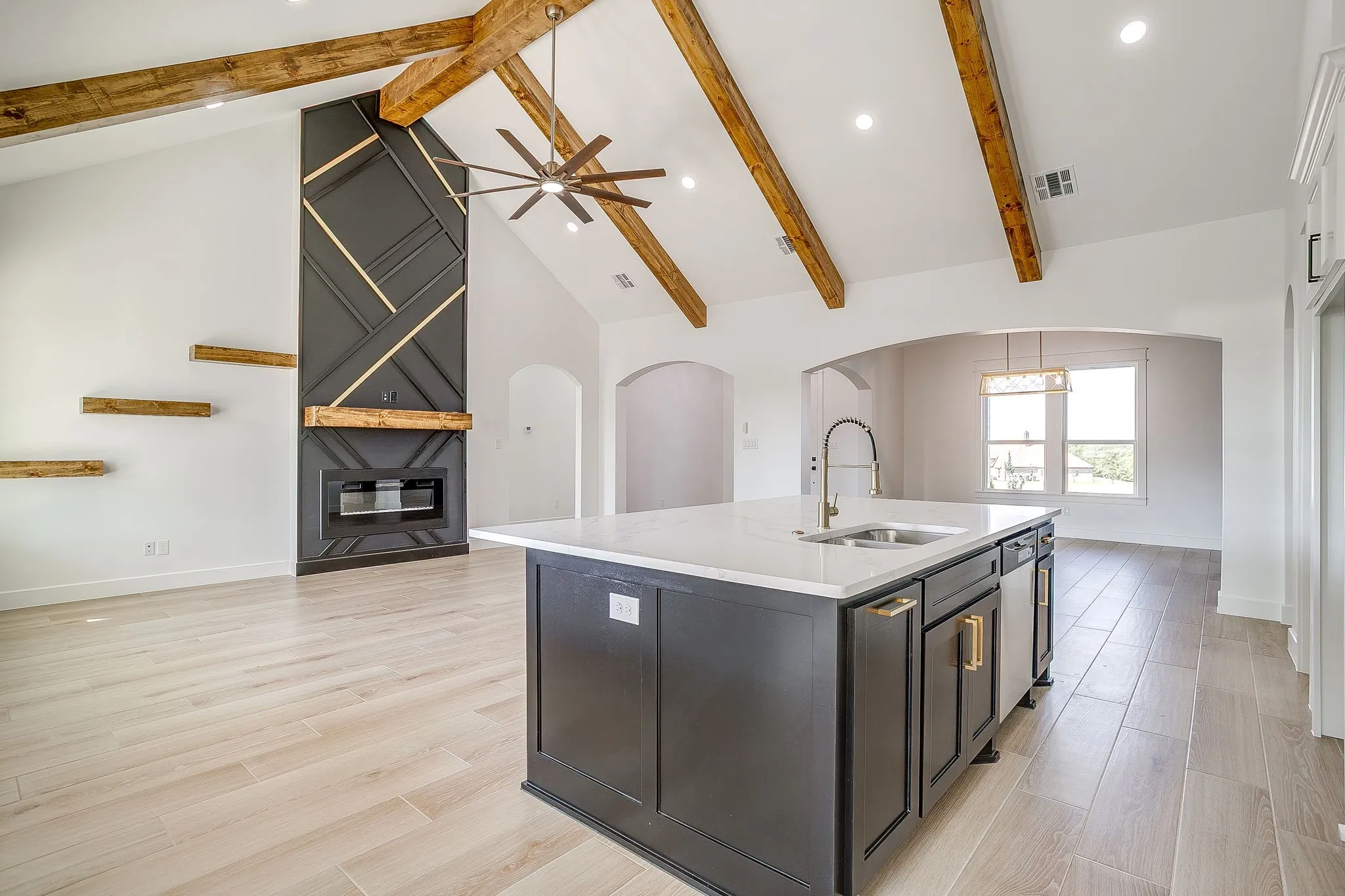 Single Family Residence For Sale in Parker County , 240 Latigo Way, Weatherford, Texas 76088, 4 Bedroom, 3 Bathroom, 2 Garage spaces, 2,568 Sqft, built in 2025, New Construction - Complete, mls#21032037, Real Estate Agent in Weatherford, Homes For Sale in Parker county, Homes For Sale in Weatherford, Realtor in Weatherford Texas, Real Estate Brokerage Independent Realty Texas, Luminita Cordes Realtor