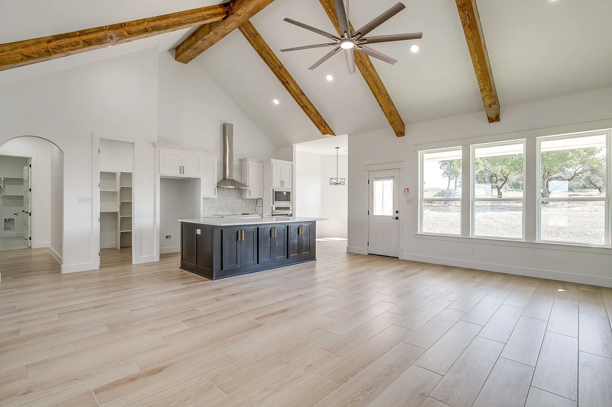Single Family Residence For Sale in Parker County , 240 Latigo Way, Weatherford, Texas 76088, 4 Bedroom, 3 Bathroom, 2 Garage spaces, 2,568 Sqft, built in 2025, New Construction - Complete, mls#21032037, Real Estate Agent in Weatherford, Homes For Sale in Parker county, Homes For Sale in Weatherford, Realtor in Weatherford Texas, Real Estate Brokerage Independent Realty Texas, Luminita Cordes Realtor