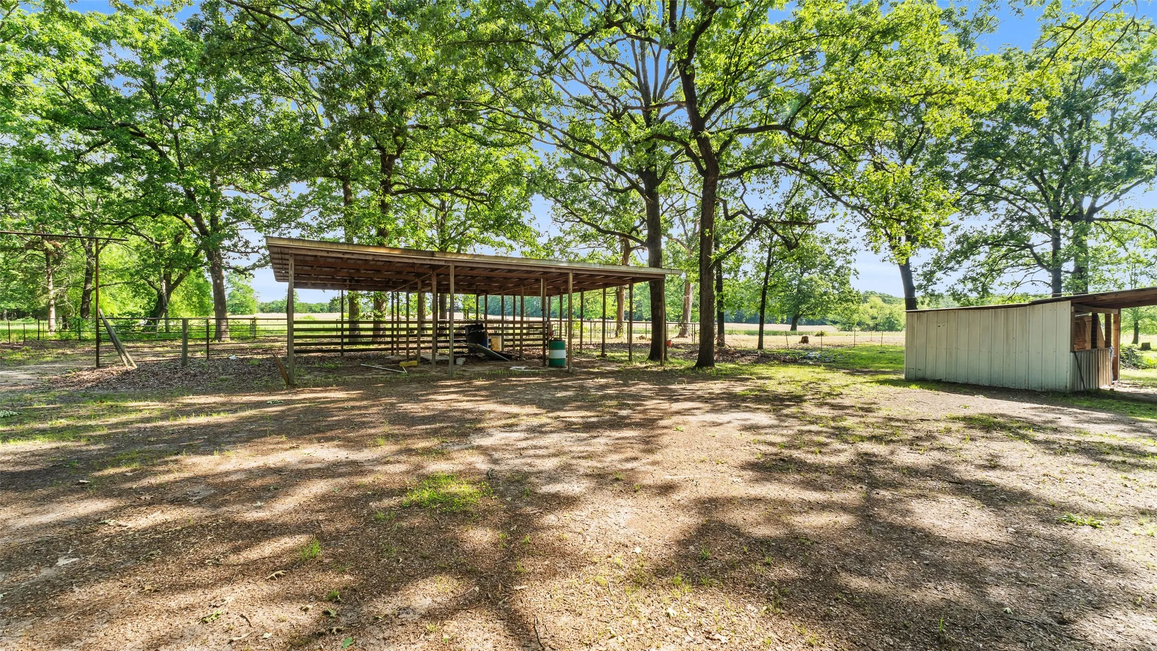 Farm For Sale in Bowie County , 6128 Fm 1840, New Boston, Texas 75570, 3 Bedrooms, 3 Bathrooms, 2 Garage spaces, 2,736 Sqft, built in 1978, Preowned, Price $599,000, mls#21029862, Real Estate Agent in New Boston, Homes For Sale in Bowie county, Homes For Sale in New Boston, Realtor in New Boston Texas, Real Estate Brokerage Independent Realty Texas, Luminita Cordes Realtor