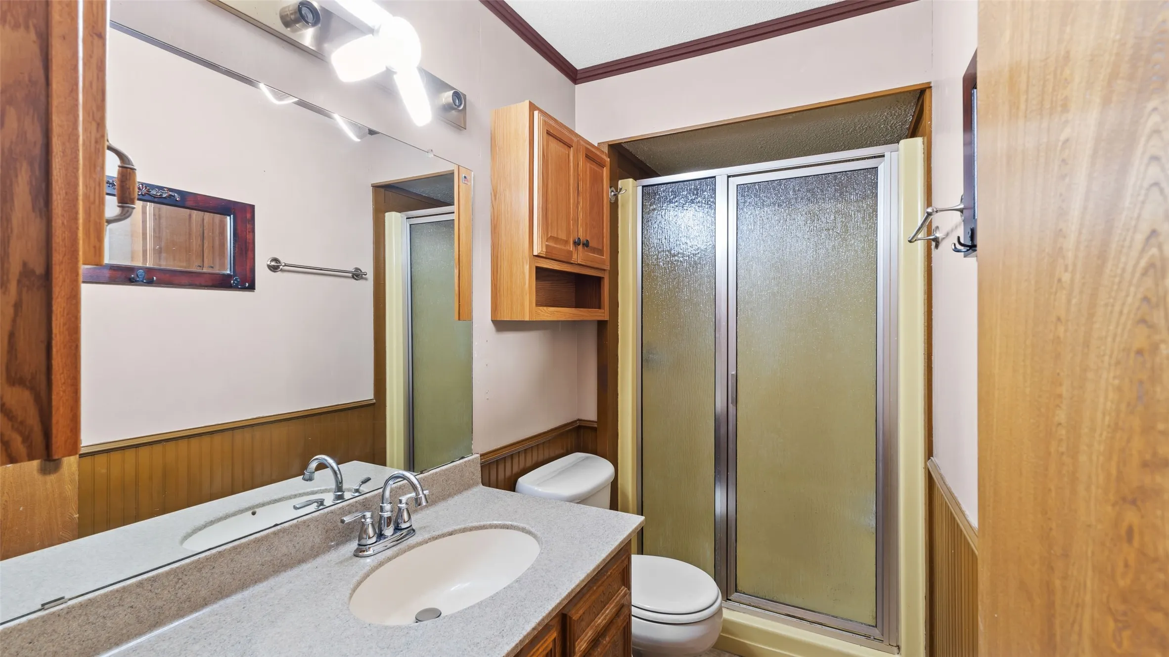 Farm For Sale in Bowie County , 6128 Fm 1840, New Boston, Texas 75570, 3 Bedrooms, 3 Bathrooms, 2 Garage spaces, 2,736 Sqft, built in 1978, Preowned, Price $599,000, mls#21029862, Real Estate Agent in New Boston, Homes For Sale in Bowie county, Homes For Sale in New Boston, Realtor in New Boston Texas, Real Estate Brokerage Independent Realty Texas, Luminita Cordes Realtor
