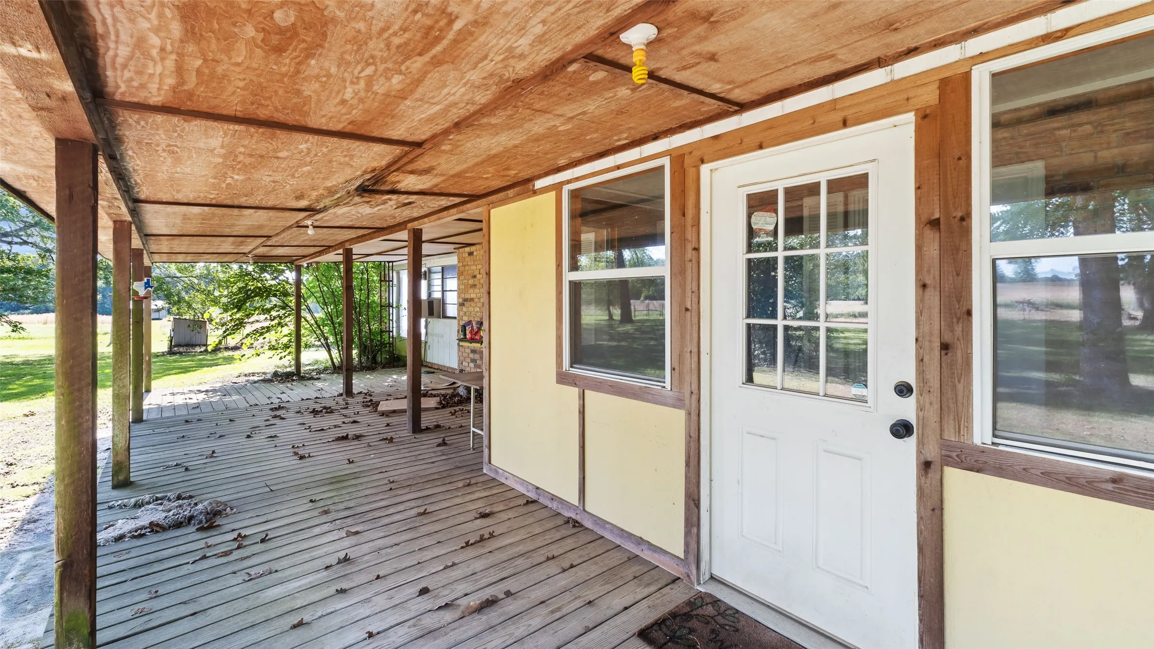 Farm For Sale in Bowie County , 6128 Fm 1840, New Boston, Texas 75570, 3 Bedrooms, 3 Bathrooms, 2 Garage spaces, 2,736 Sqft, built in 1978, Preowned, Price $599,000, mls#21029862, Real Estate Agent in New Boston, Homes For Sale in Bowie county, Homes For Sale in New Boston, Realtor in New Boston Texas, Real Estate Brokerage Independent Realty Texas, Luminita Cordes Realtor