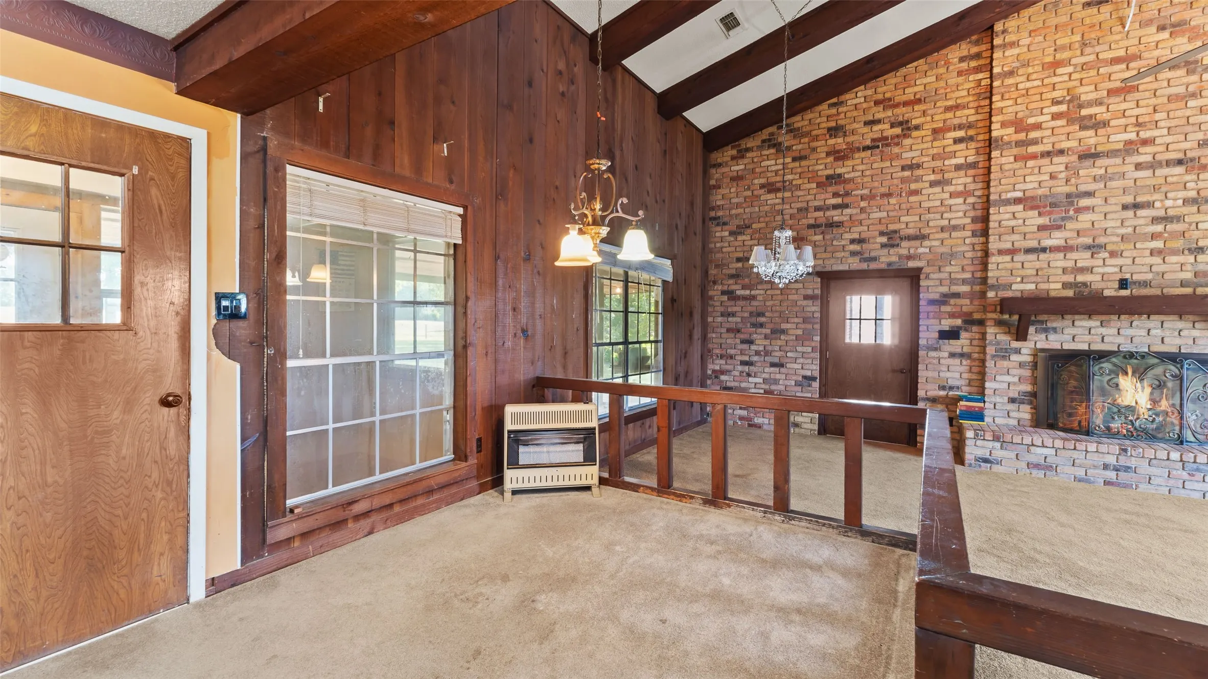Farm For Sale in Bowie County , 6128 Fm 1840, New Boston, Texas 75570, 3 Bedrooms, 3 Bathrooms, 2 Garage spaces, 2,736 Sqft, built in 1978, Preowned, Price $599,000, mls#21029862, Real Estate Agent in New Boston, Homes For Sale in Bowie county, Homes For Sale in New Boston, Realtor in New Boston Texas, Real Estate Brokerage Independent Realty Texas, Luminita Cordes Realtor