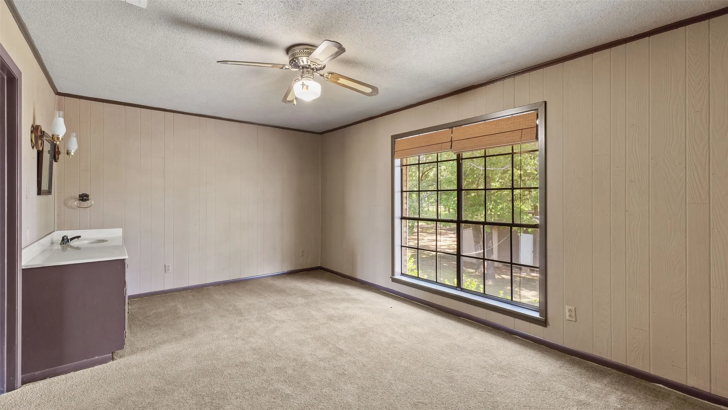 Farm For Sale in Bowie County , 6128 Fm 1840, New Boston, Texas 75570, 3 Bedrooms, 3 Bathrooms, 2 Garage spaces, 2,736 Sqft, built in 1978, Preowned, Price $599,000, mls#21029862, Real Estate Agent in New Boston, Homes For Sale in Bowie county, Homes For Sale in New Boston, Realtor in New Boston Texas, Real Estate Brokerage Independent Realty Texas, Luminita Cordes Realtor