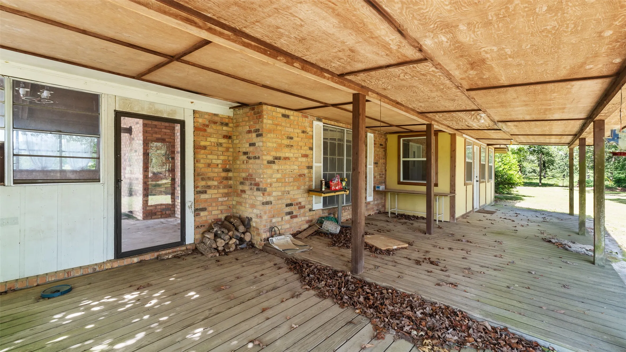 Farm For Sale in Bowie County , 6128 Fm 1840, New Boston, Texas 75570, 3 Bedrooms, 3 Bathrooms, 2 Garage spaces, 2,736 Sqft, built in 1978, Preowned, Price $599,000, mls#21029862, Real Estate Agent in New Boston, Homes For Sale in Bowie county, Homes For Sale in New Boston, Realtor in New Boston Texas, Real Estate Brokerage Independent Realty Texas, Luminita Cordes Realtor
