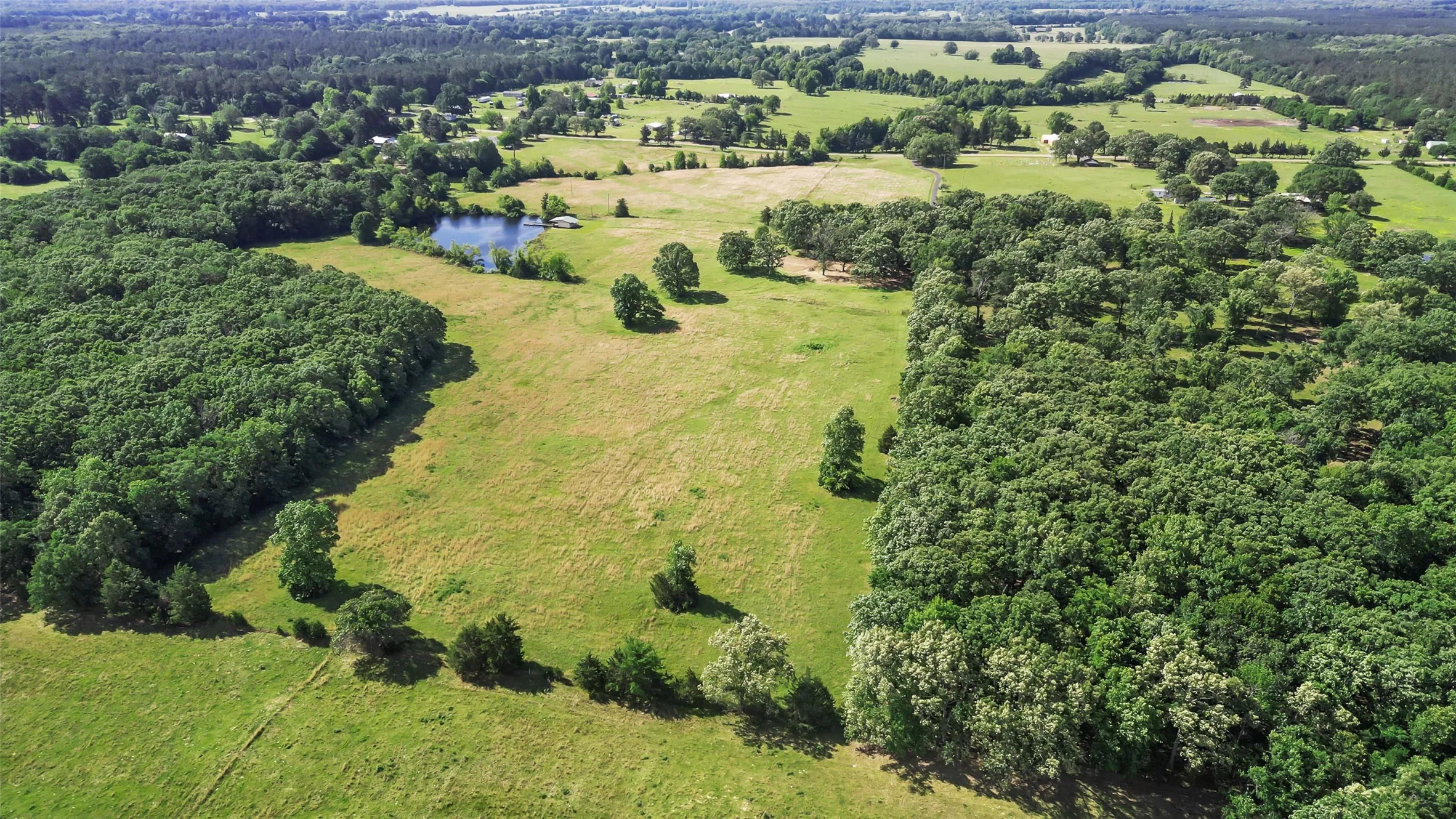 Farm For Sale in Bowie County , 6128 Fm 1840, New Boston, Texas 75570, 3 Bedrooms, 3 Bathrooms, 2 Garage spaces, 2,736 Sqft, built in 1978, Preowned, Price $599,000, mls#21029862, Real Estate Agent in New Boston, Homes For Sale in Bowie county, Homes For Sale in New Boston, Realtor in New Boston Texas, Real Estate Brokerage Independent Realty Texas, Luminita Cordes Realtor