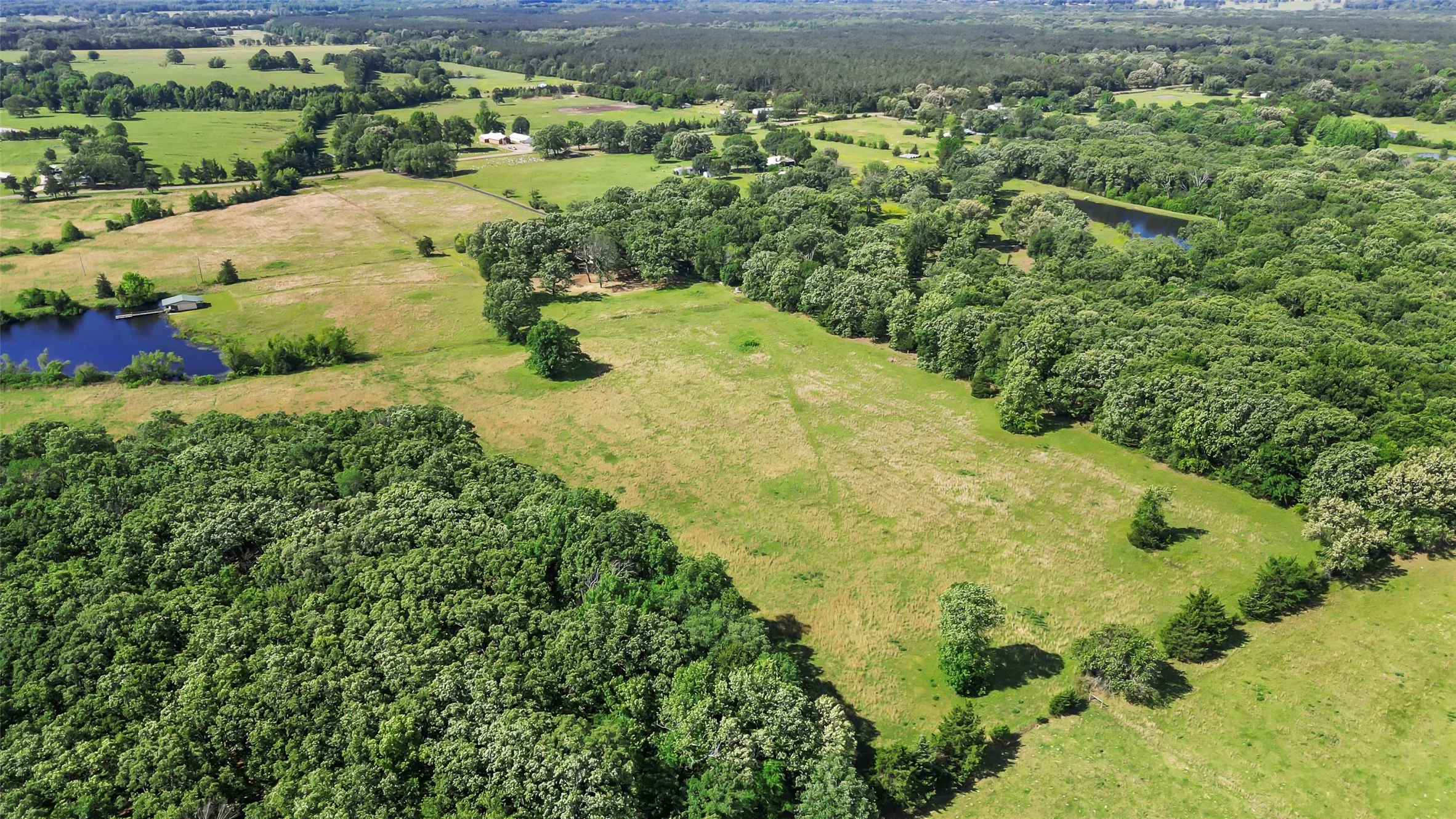Farm For Sale in Bowie County , 6128 Fm 1840, New Boston, Texas 75570, 3 Bedrooms, 3 Bathrooms, 2 Garage spaces, 2,736 Sqft, built in 1978, Preowned, Price $599,000, mls#21029862, Real Estate Agent in New Boston, Homes For Sale in Bowie county, Homes For Sale in New Boston, Realtor in New Boston Texas, Real Estate Brokerage Independent Realty Texas, Luminita Cordes Realtor