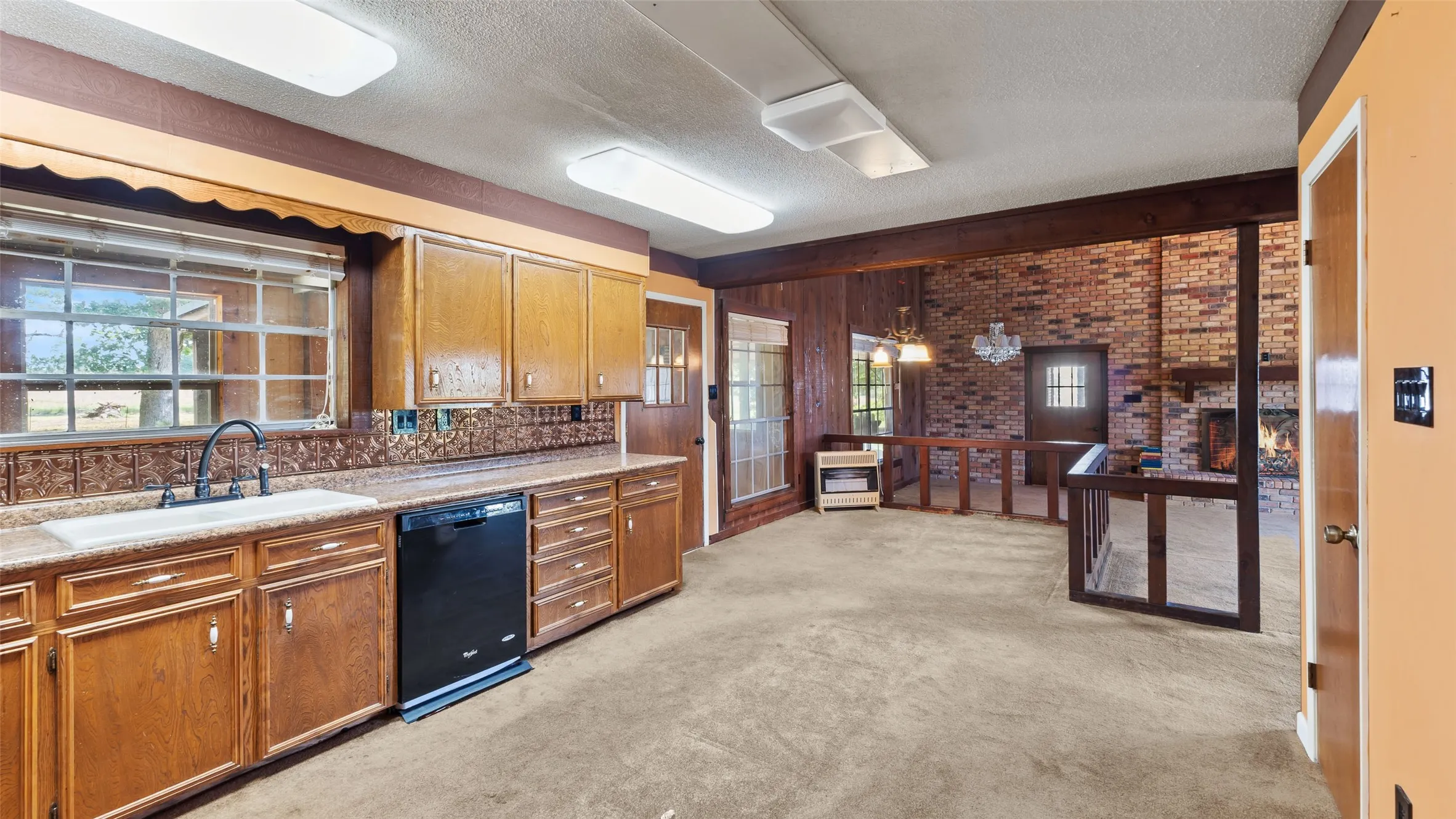 Farm For Sale in Bowie County , 6128 Fm 1840, New Boston, Texas 75570, 3 Bedrooms, 3 Bathrooms, 2 Garage spaces, 2,736 Sqft, built in 1978, Preowned, Price $599,000, mls#21029862, Real Estate Agent in New Boston, Homes For Sale in Bowie county, Homes For Sale in New Boston, Realtor in New Boston Texas, Real Estate Brokerage Independent Realty Texas, Luminita Cordes Realtor