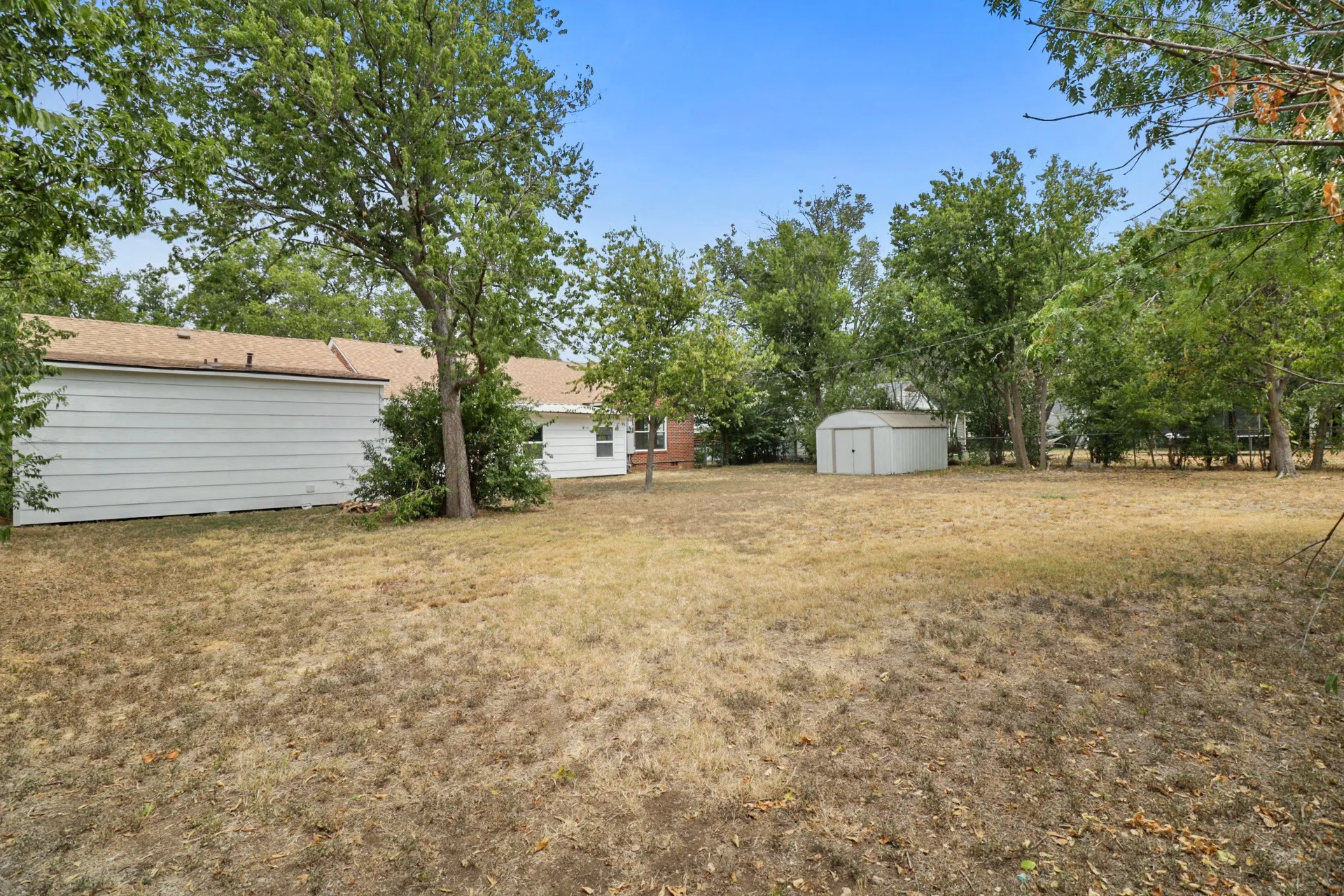 Single Family Residence For Sale in Coleman County , 108 Miami Street, Coleman, Texas 76834, 4 Bedroom, 2 Bathroom, Garage spaces, 2,090 Sqft, built in 0, Preowned, mls#21040268, Real Estate Agent in Coleman, Homes For Sale in Coleman county, Homes For Sale in Coleman, Realtor in Coleman Texas, Real Estate Brokerage Independent Realty Texas, Luminita Cordes Realtor