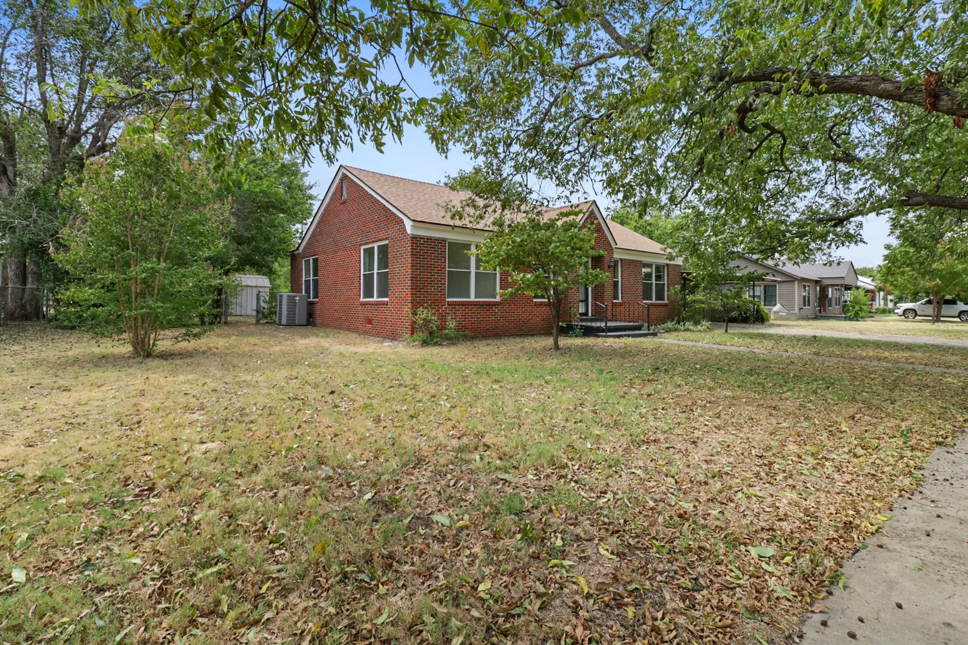 Single Family Residence For Sale in Coleman County , 108 Miami Street, Coleman, Texas 76834, 4 Bedroom, 2 Bathroom, Garage spaces, 2,090 Sqft, built in 0, Preowned, mls#21040268, Real Estate Agent in Coleman, Homes For Sale in Coleman county, Homes For Sale in Coleman, Realtor in Coleman Texas, Real Estate Brokerage Independent Realty Texas, Luminita Cordes Realtor