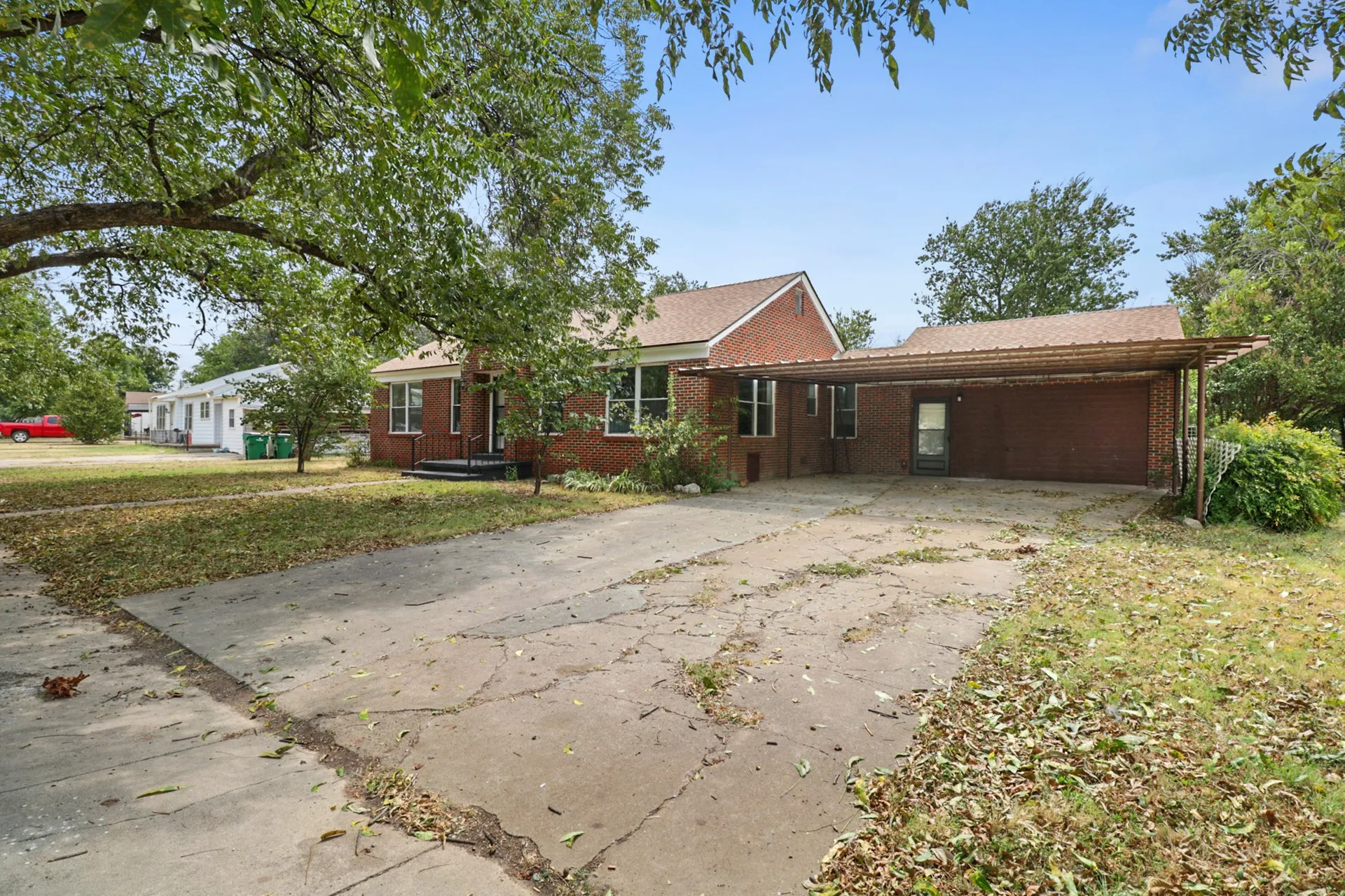 Single Family Residence For Sale in Coleman County , 108 Miami Street, Coleman, Texas 76834, 4 Bedroom, 2 Bathroom, Garage spaces, 2,090 Sqft, built in 0, Preowned, mls#21040268, Real Estate Agent in Coleman, Homes For Sale in Coleman county, Homes For Sale in Coleman, Realtor in Coleman Texas, Real Estate Brokerage Independent Realty Texas, Luminita Cordes Realtor