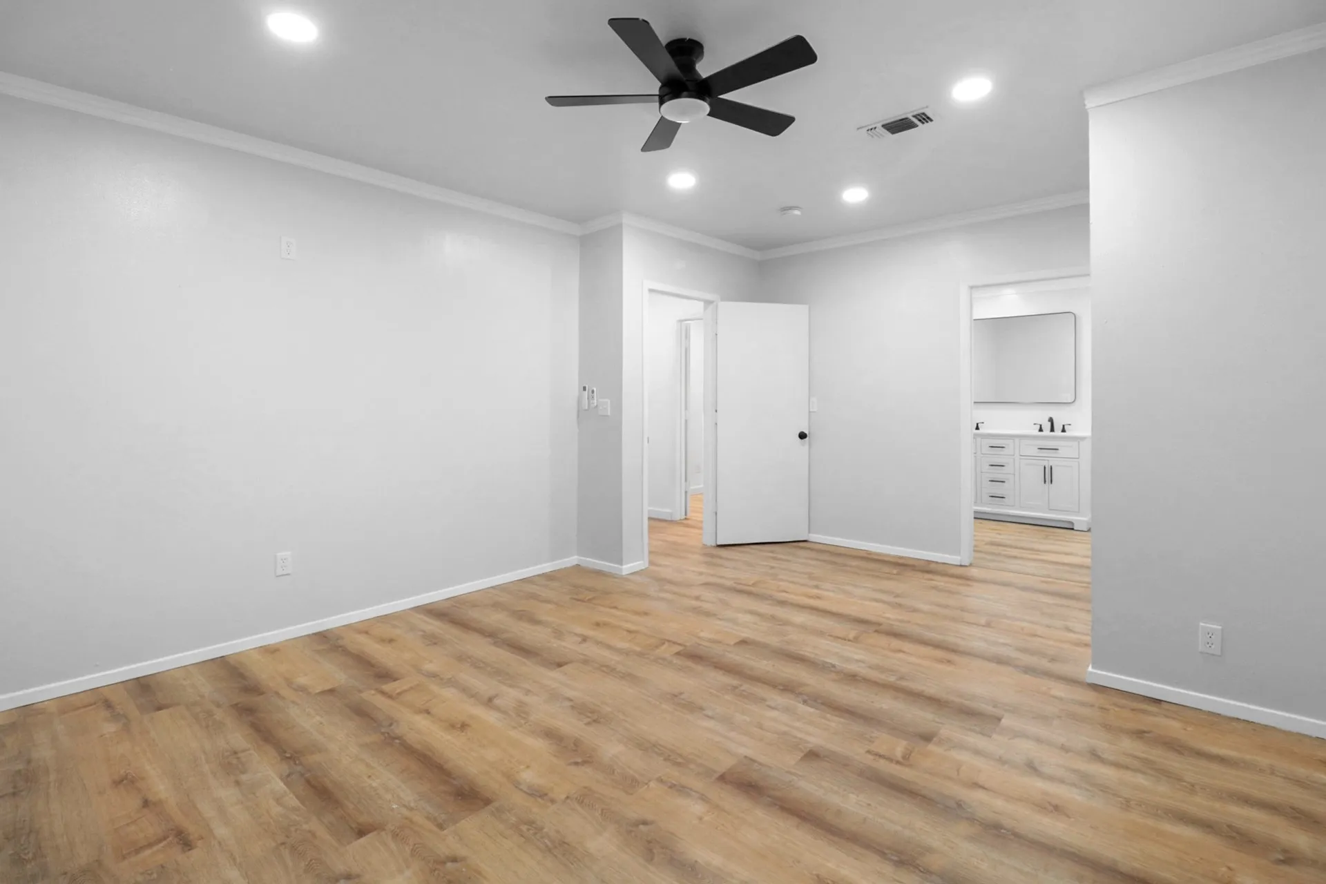 Single Family Residence For Sale in Coleman County , 108 Miami Street, Coleman, Texas 76834, 4 Bedroom, 2 Bathroom, Garage spaces, 2,090 Sqft, built in 0, Preowned, mls#21040268, Real Estate Agent in Coleman, Homes For Sale in Coleman county, Homes For Sale in Coleman, Realtor in Coleman Texas, Real Estate Brokerage Independent Realty Texas, Luminita Cordes Realtor