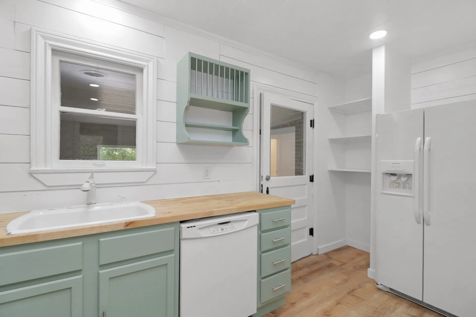 Single Family Residence For Sale in Coleman County , 108 Miami Street, Coleman, Texas 76834, 4 Bedroom, 2 Bathroom, Garage spaces, 2,090 Sqft, built in 0, Preowned, mls#21040268, Real Estate Agent in Coleman, Homes For Sale in Coleman county, Homes For Sale in Coleman, Realtor in Coleman Texas, Real Estate Brokerage Independent Realty Texas, Luminita Cordes Realtor