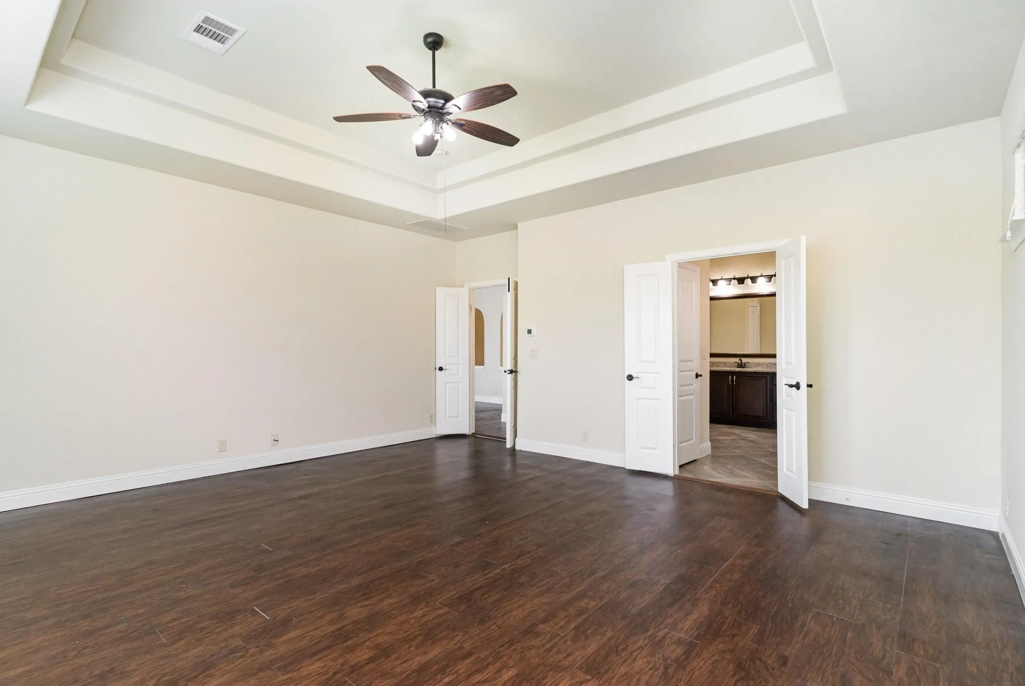 Single Family Residence For Sale in Kaufman County , 2008 Longbridge Road, Forney, Texas 75126, 4 Bedroom, 3 Bathroom, 2 Garage spaces, 3,691 Sqft, built in 2018, mls#21040154, Real Estate Agent in Forney, Homes For Sale in Kaufman county, Homes For Sale in Forney, Realtor in Forney Texas, Real Estate Brokerage Independent Realty Texas, Luminita Cordes Realtor