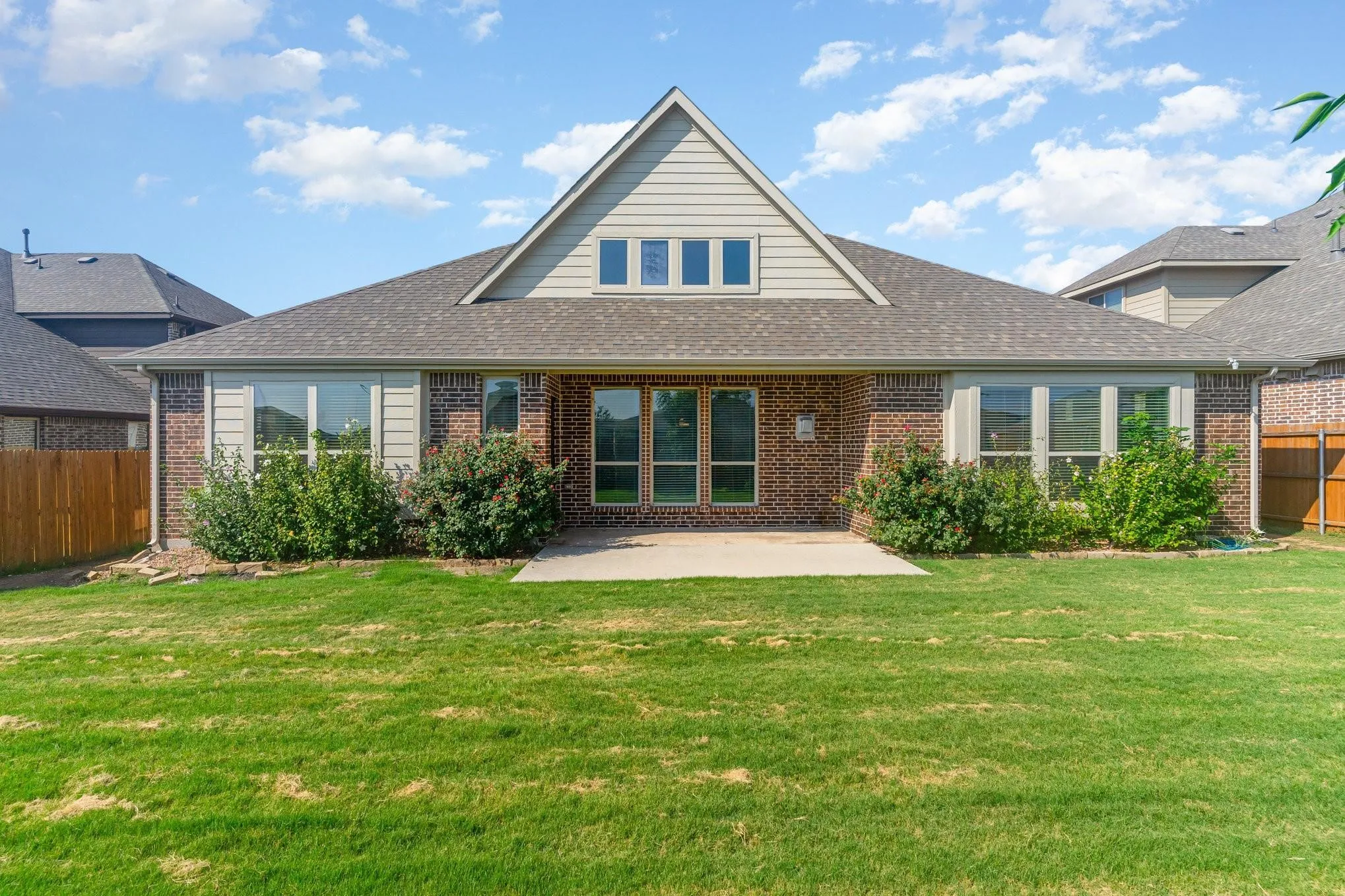 Single Family Residence For Sale in Kaufman County , 2008 Longbridge Road, Forney, Texas 75126, 4 Bedroom, 3 Bathroom, 2 Garage spaces, 3,691 Sqft, built in 2018, mls#21040154, Real Estate Agent in Forney, Homes For Sale in Kaufman county, Homes For Sale in Forney, Realtor in Forney Texas, Real Estate Brokerage Independent Realty Texas, Luminita Cordes Realtor