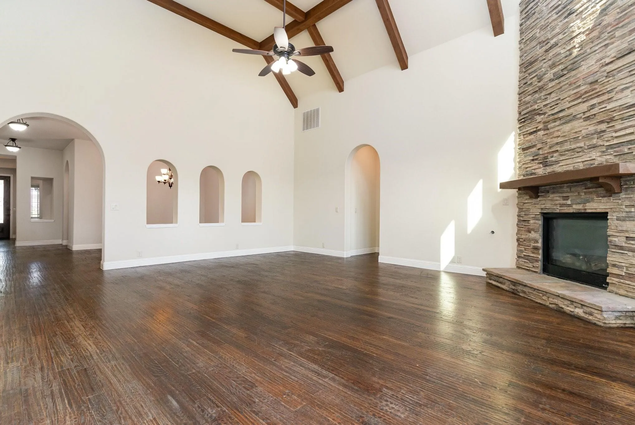 Single Family Residence For Sale in Kaufman County , 2008 Longbridge Road, Forney, Texas 75126, 4 Bedroom, 3 Bathroom, 2 Garage spaces, 3,691 Sqft, built in 2018, mls#21040154, Real Estate Agent in Forney, Homes For Sale in Kaufman county, Homes For Sale in Forney, Realtor in Forney Texas, Real Estate Brokerage Independent Realty Texas, Luminita Cordes Realtor
