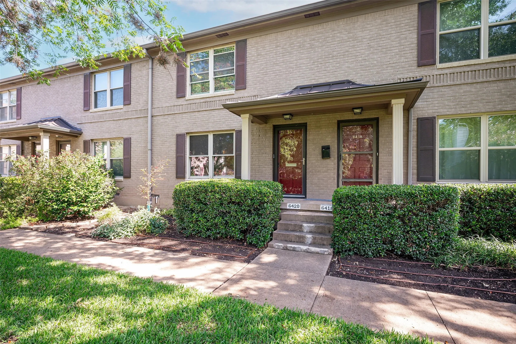 Condominium For Sale in Dallas County , 6420 Bordeaux Avenue, Dallas, Texas 75209, 2 Bedroom, 2 Bathroom, Garage spaces, 1,029 Sqft, built in 1951, mls#21040891, Real Estate Agent in Dallas, Homes For Sale in Dallas county, Homes For Sale in Dallas, Realtor in Dallas Texas, Real Estate Brokerage Independent Realty Texas, Luminita Cordes Realtor