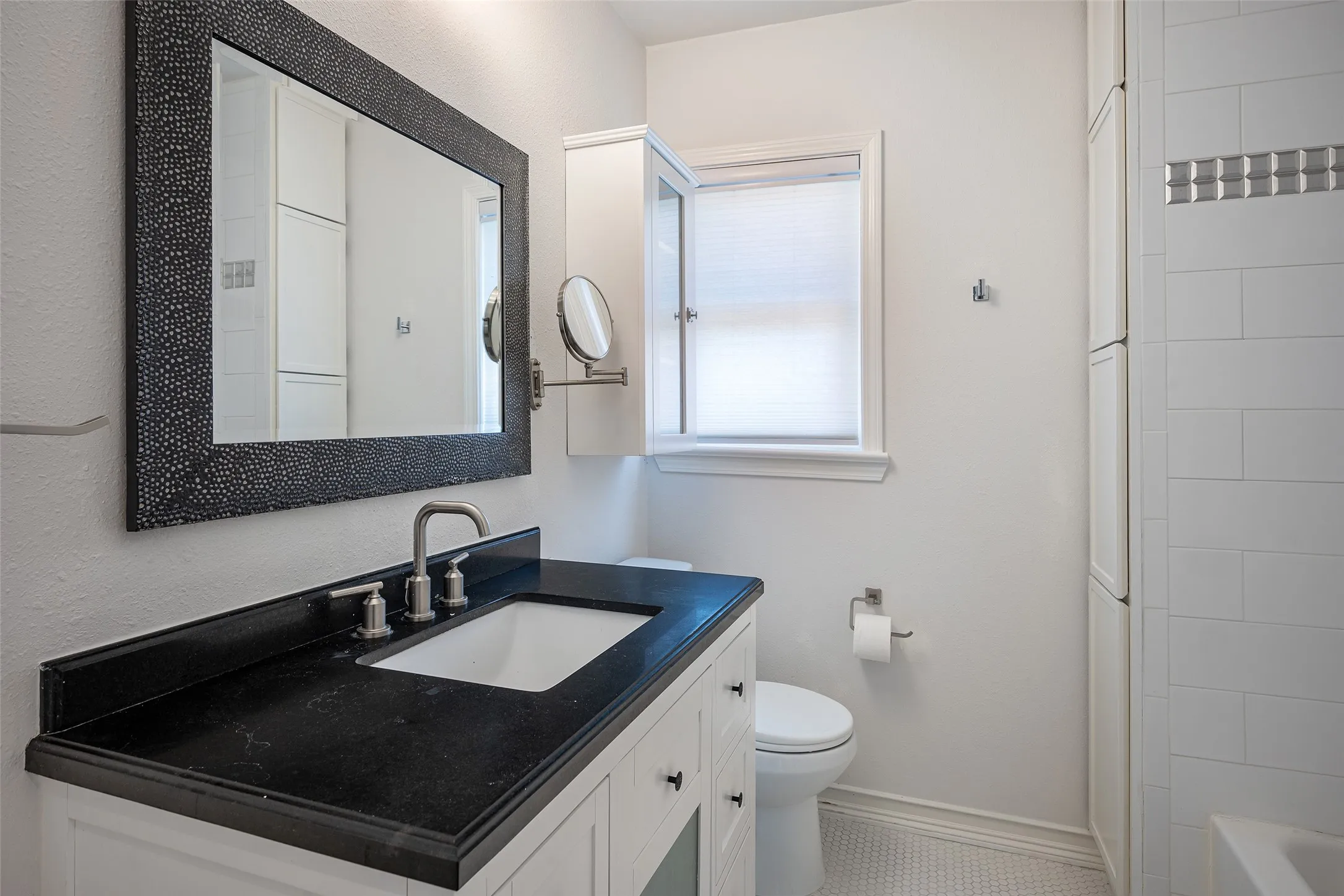 Full Bathroom Upstairs