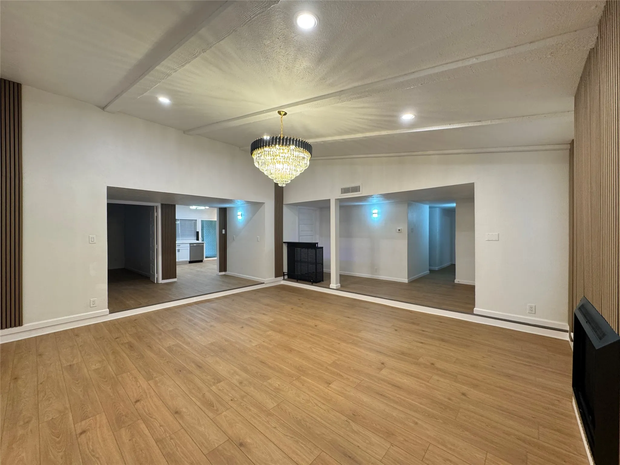 Single Family Residence For Sale in Dallas County , 2914 Sweet Gum Street, Garland, Texas 75044, 4 Bedrooms, 2 Bathrooms, 2 Garage spaces, 1,939 Sqft, built in 1977, Price $359,900, mls#21041047, Real Estate Agent in Garland, Homes For Sale in Dallas county, Homes For Sale in Garland, Realtor in Garland Texas, Real Estate Brokerage Independent Realty Texas, Luminita Cordes Realtor