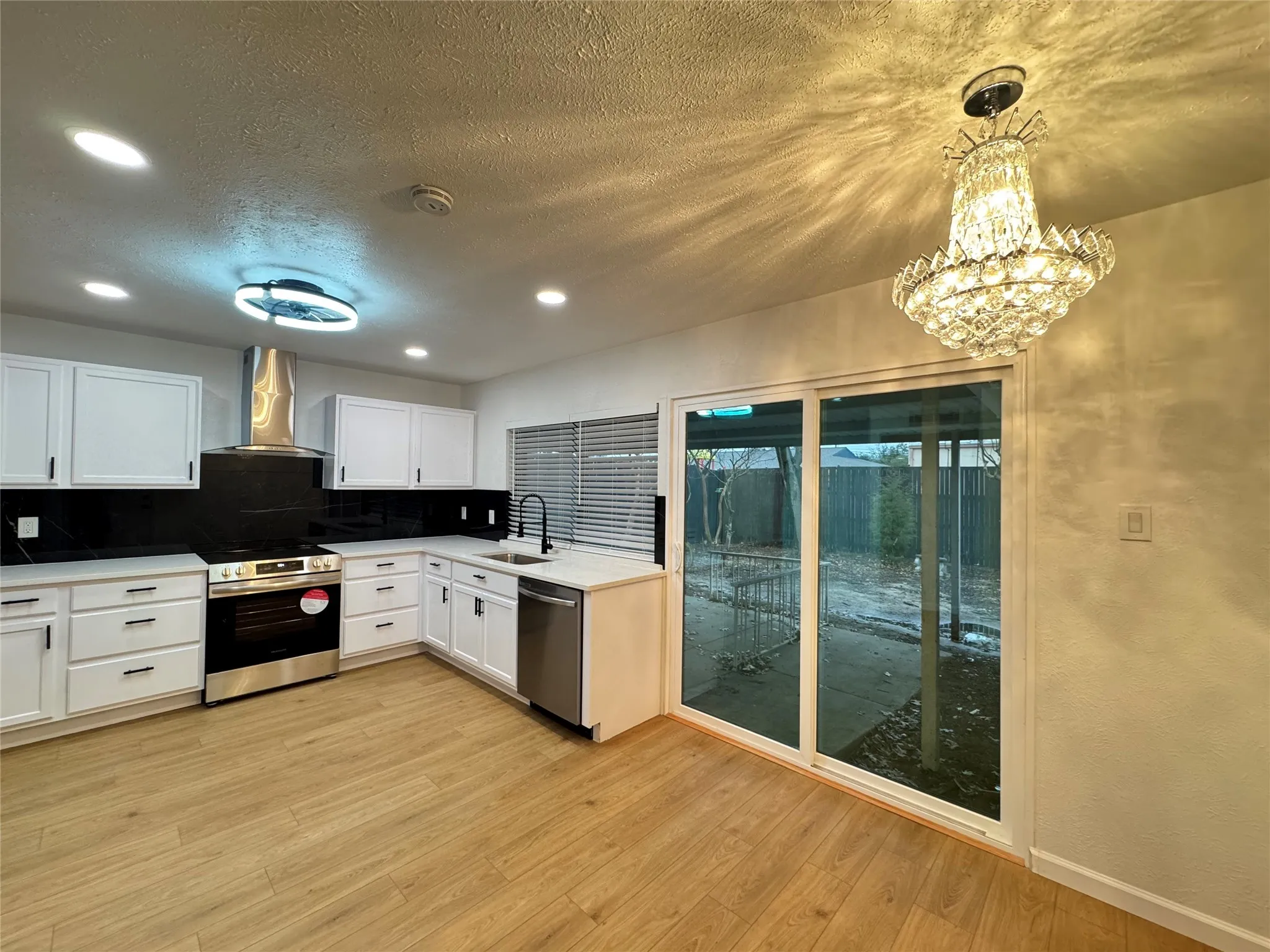 Single Family Residence For Sale in Dallas County , 2914 Sweet Gum Street, Garland, Texas 75044, 4 Bedrooms, 2 Bathrooms, 2 Garage spaces, 1,939 Sqft, built in 1977, Price $359,900, mls#21041047, Real Estate Agent in Garland, Homes For Sale in Dallas county, Homes For Sale in Garland, Realtor in Garland Texas, Real Estate Brokerage Independent Realty Texas, Luminita Cordes Realtor