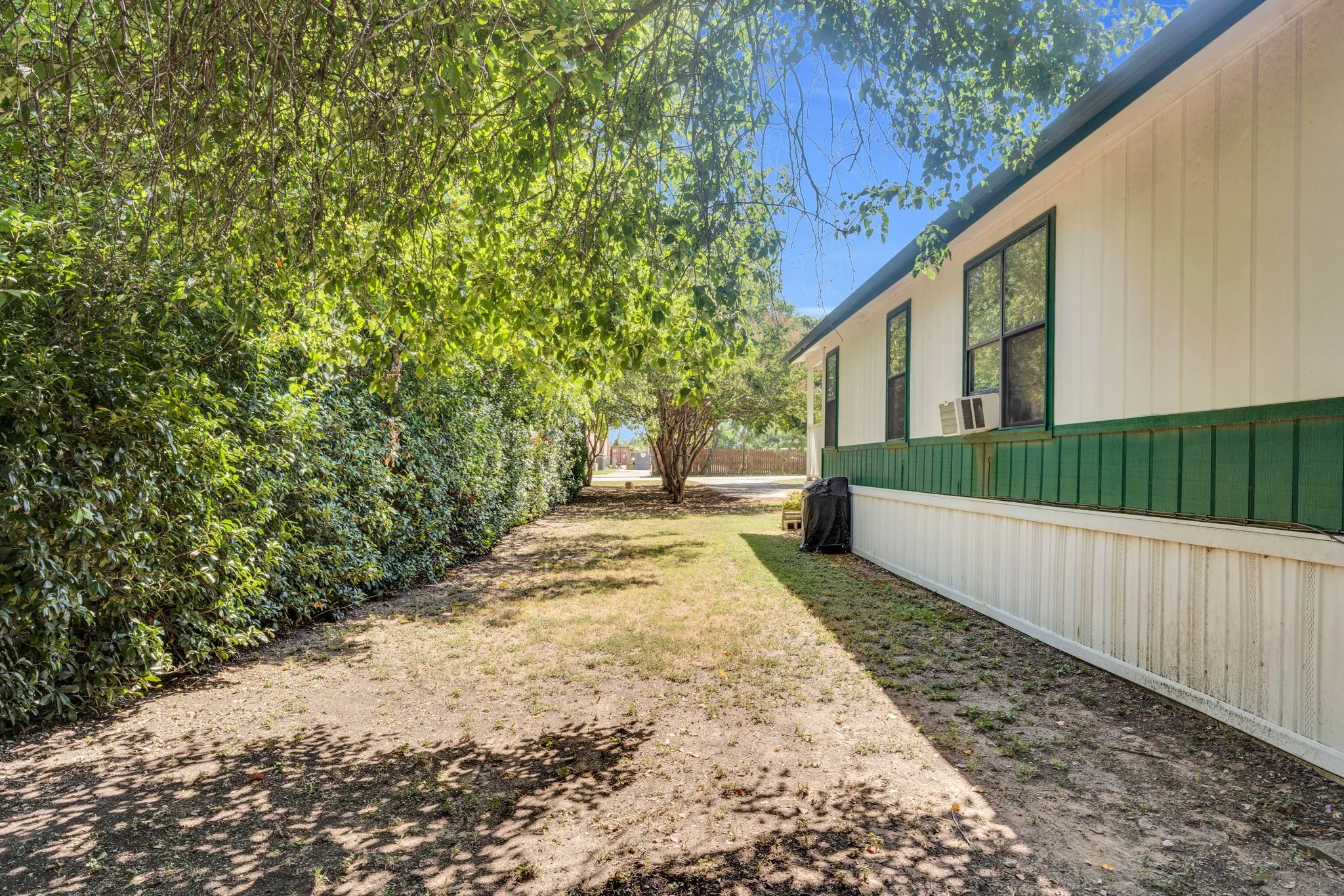 Mobile Home For Sale in Tarrant County , 1206 Timberline Court, Southlake, Texas 76092, 4 Bedroom, 2 Bathroom, Garage spaces, 1,680 Sqft, built in 1980, Preowned, mls#21036529, Real Estate Agent in Southlake, Homes For Sale in Tarrant county, Homes For Sale in Southlake, Realtor in Southlake Texas, Real Estate Brokerage Independent Realty Texas, Luminita Cordes Realtor