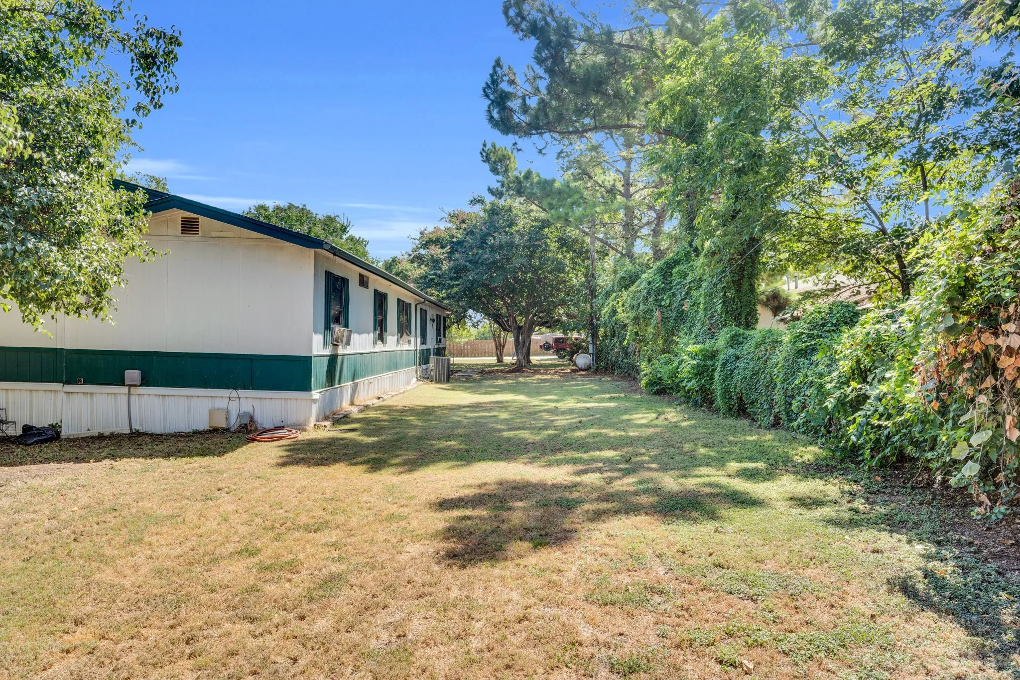 Mobile Home For Sale in Tarrant County , 1206 Timberline Court, Southlake, Texas 76092, 4 Bedroom, 2 Bathroom, Garage spaces, 1,680 Sqft, built in 1980, Preowned, mls#21036529, Real Estate Agent in Southlake, Homes For Sale in Tarrant county, Homes For Sale in Southlake, Realtor in Southlake Texas, Real Estate Brokerage Independent Realty Texas, Luminita Cordes Realtor