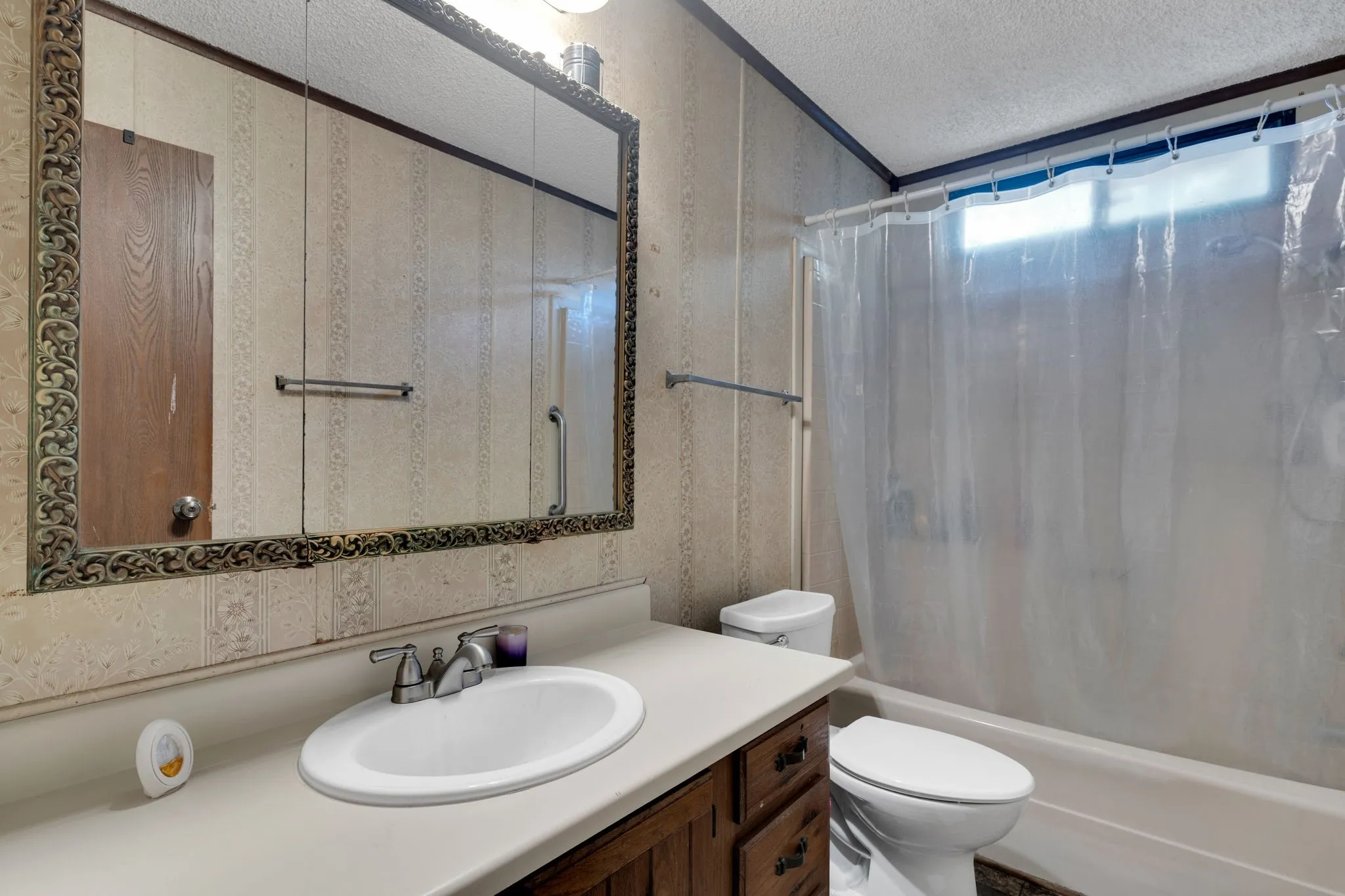 Mobile Home For Sale in Tarrant County , 1206 Timberline Court, Southlake, Texas 76092, 4 Bedroom, 2 Bathroom, Garage spaces, 1,680 Sqft, built in 1980, Preowned, mls#21036529, Real Estate Agent in Southlake, Homes For Sale in Tarrant county, Homes For Sale in Southlake, Realtor in Southlake Texas, Real Estate Brokerage Independent Realty Texas, Luminita Cordes Realtor