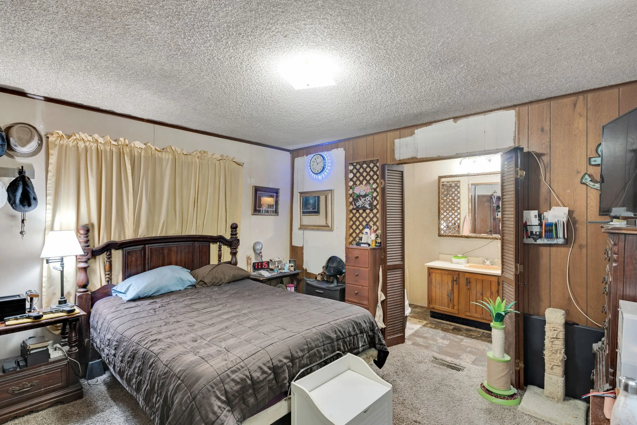 Mobile Home For Sale in Tarrant County , 1206 Timberline Court, Southlake, Texas 76092, 4 Bedroom, 2 Bathroom, Garage spaces, 1,680 Sqft, built in 1980, Preowned, mls#21036529, Real Estate Agent in Southlake, Homes For Sale in Tarrant county, Homes For Sale in Southlake, Realtor in Southlake Texas, Real Estate Brokerage Independent Realty Texas, Luminita Cordes Realtor