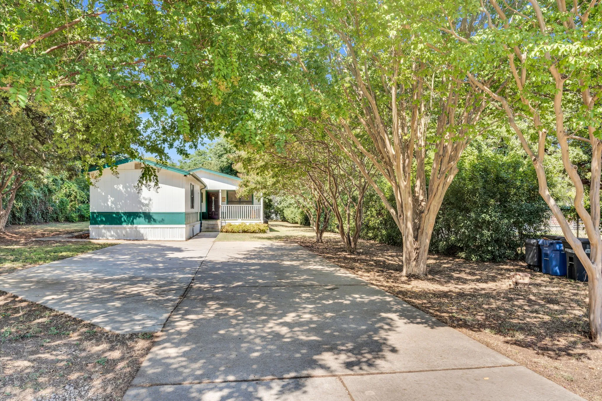 Mobile Home For Sale in Tarrant County , 1206 Timberline Court, Southlake, Texas 76092, 4 Bedroom, 2 Bathroom, Garage spaces, 1,680 Sqft, built in 1980, Preowned, mls#21036529, Real Estate Agent in Southlake, Homes For Sale in Tarrant county, Homes For Sale in Southlake, Realtor in Southlake Texas, Real Estate Brokerage Independent Realty Texas, Luminita Cordes Realtor