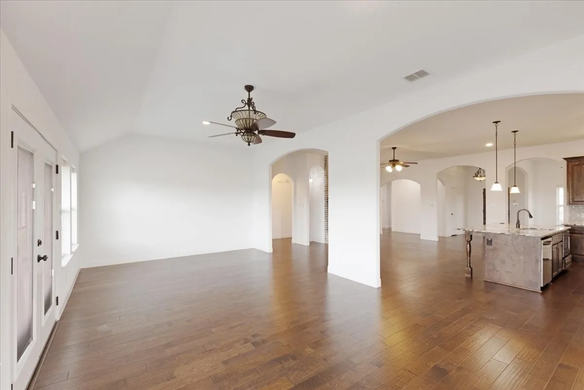 Breakfast and living area views