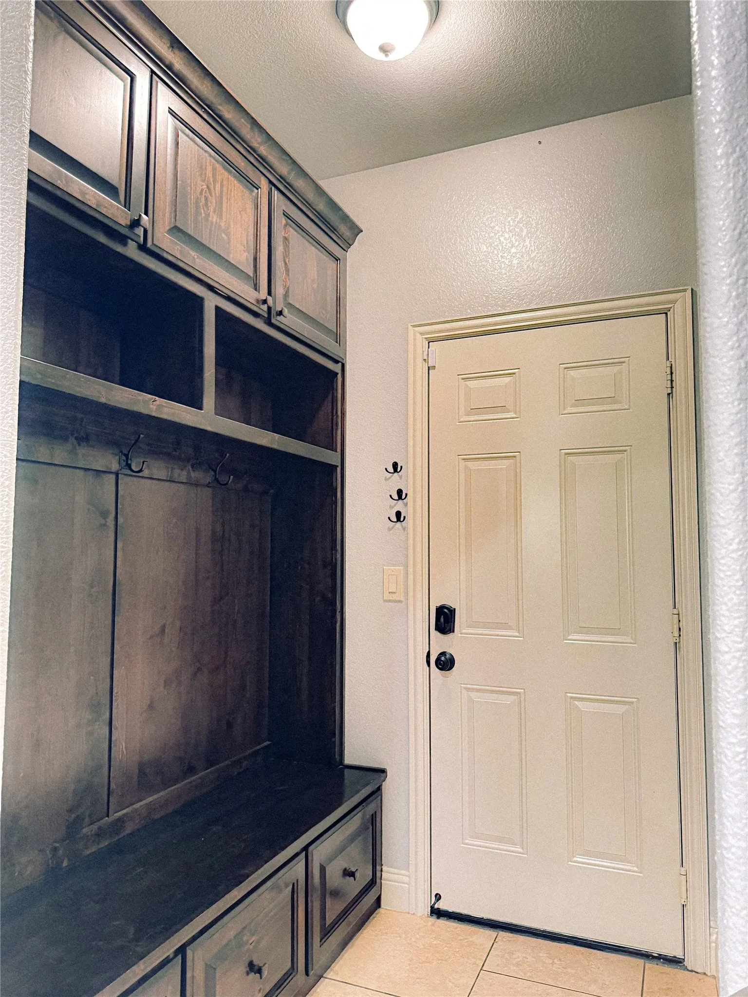 Single Family Residence For Sale in Tarrant County , 5600 Thoms Court, Fort Worth, Texas 76126, 4 Bedroom, 2 Bathroom, 2 Garage spaces, 2,110 Sqft, built in 2016, Preowned, mls#21040595, Real Estate Agent in Fort Worth, Homes For Sale in Tarrant county, Homes For Sale in Fort Worth, Realtor in Fort Worth Texas, Real Estate Brokerage Independent Realty Texas, Luminita Cordes Realtor
