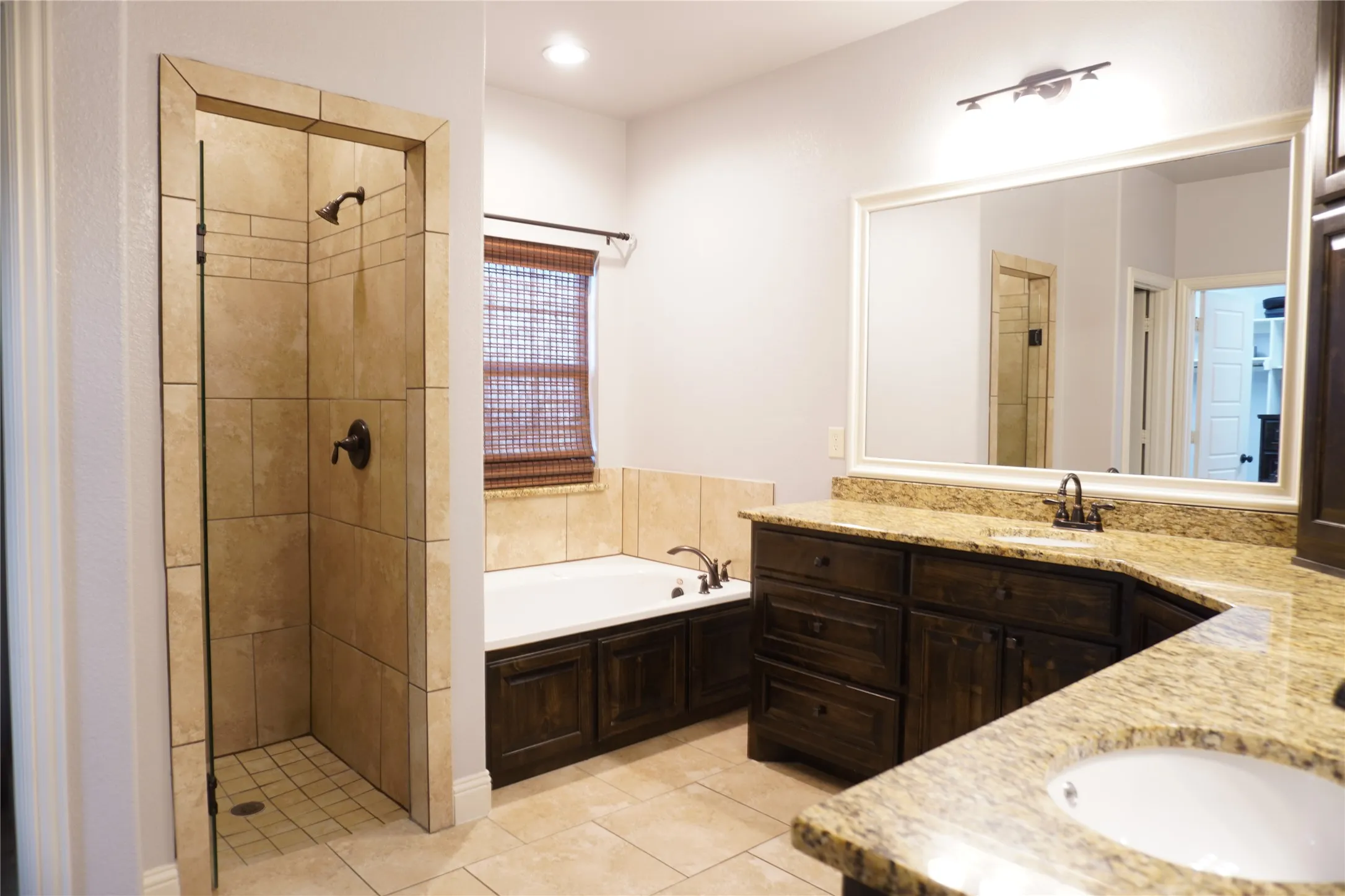 Single Family Residence For Sale in Tarrant County , 5600 Thoms Court, Fort Worth, Texas 76126, 4 Bedroom, 2 Bathroom, 2 Garage spaces, 2,110 Sqft, built in 2016, Preowned, mls#21040595, Real Estate Agent in Fort Worth, Homes For Sale in Tarrant county, Homes For Sale in Fort Worth, Realtor in Fort Worth Texas, Real Estate Brokerage Independent Realty Texas, Luminita Cordes Realtor
