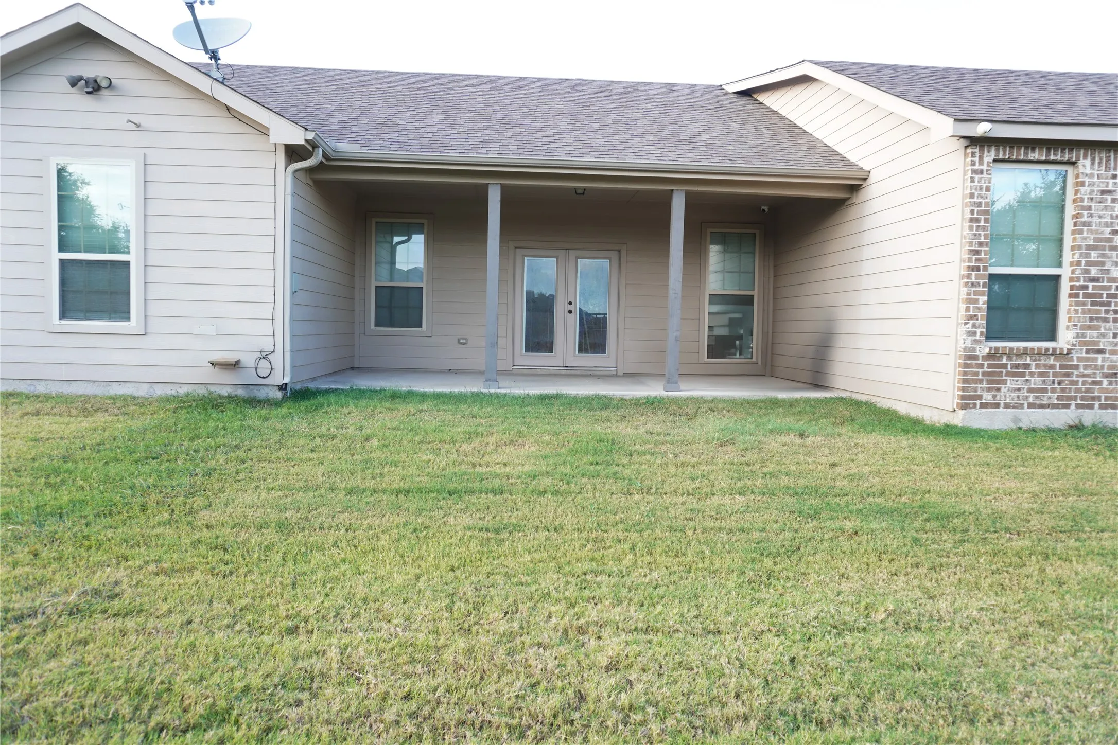 Single Family Residence For Sale in Tarrant County , 5600 Thoms Court, Fort Worth, Texas 76126, 4 Bedroom, 2 Bathroom, 2 Garage spaces, 2,110 Sqft, built in 2016, Preowned, mls#21040595, Real Estate Agent in Fort Worth, Homes For Sale in Tarrant county, Homes For Sale in Fort Worth, Realtor in Fort Worth Texas, Real Estate Brokerage Independent Realty Texas, Luminita Cordes Realtor