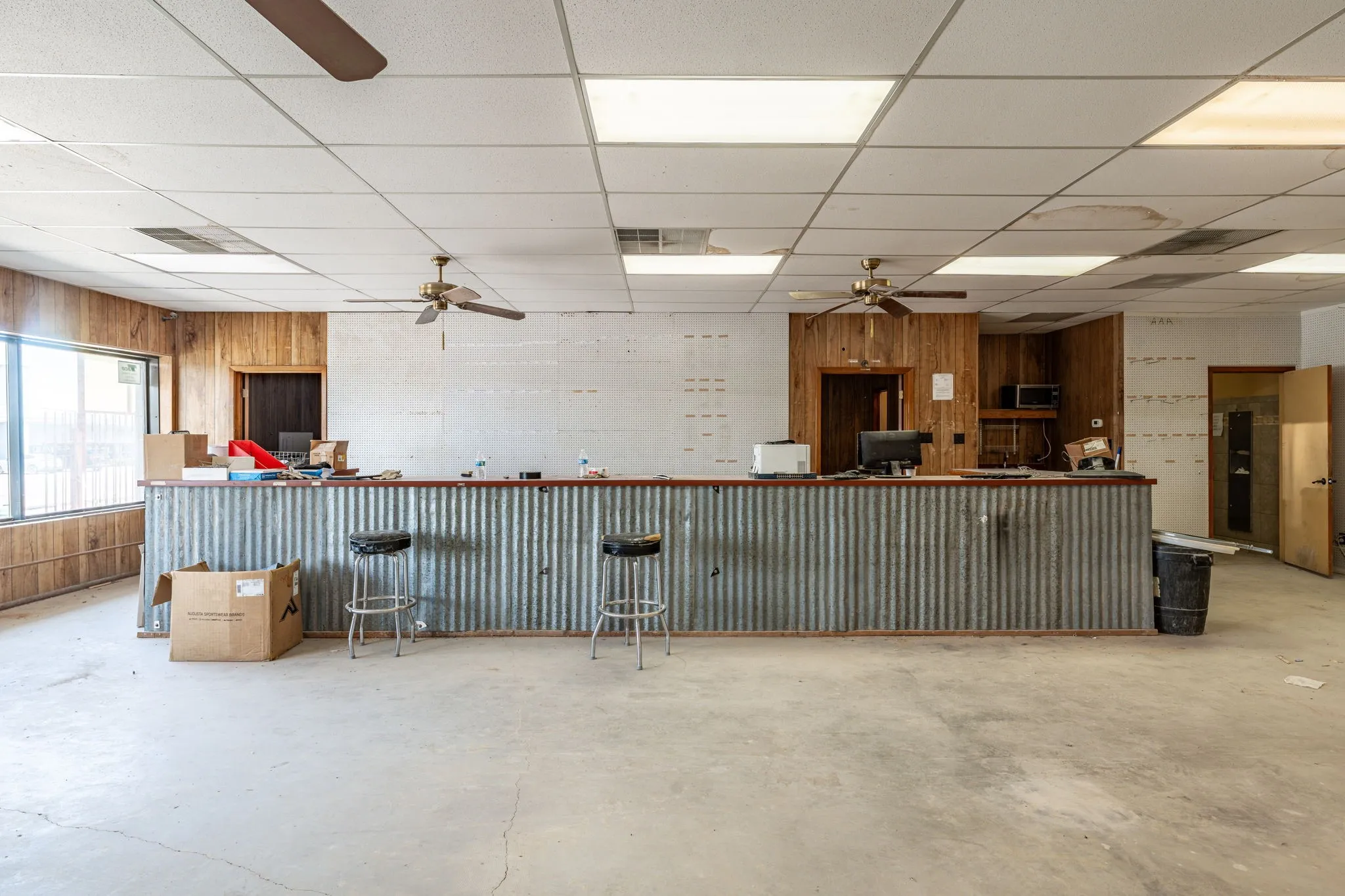 Industrial For Sale in Erath County , 1208 E Washington Street, Stephenville, Texas 76401, 0, 0, Garage spaces, 0 Sqft, built in 1940, Preowned, mls#21041892, Real Estate Agent in Stephenville, Homes For Sale in Erath county, Homes For Sale in Stephenville, Realtor in Stephenville Texas, Real Estate Brokerage Independent Realty Texas, Luminita Cordes Realtor