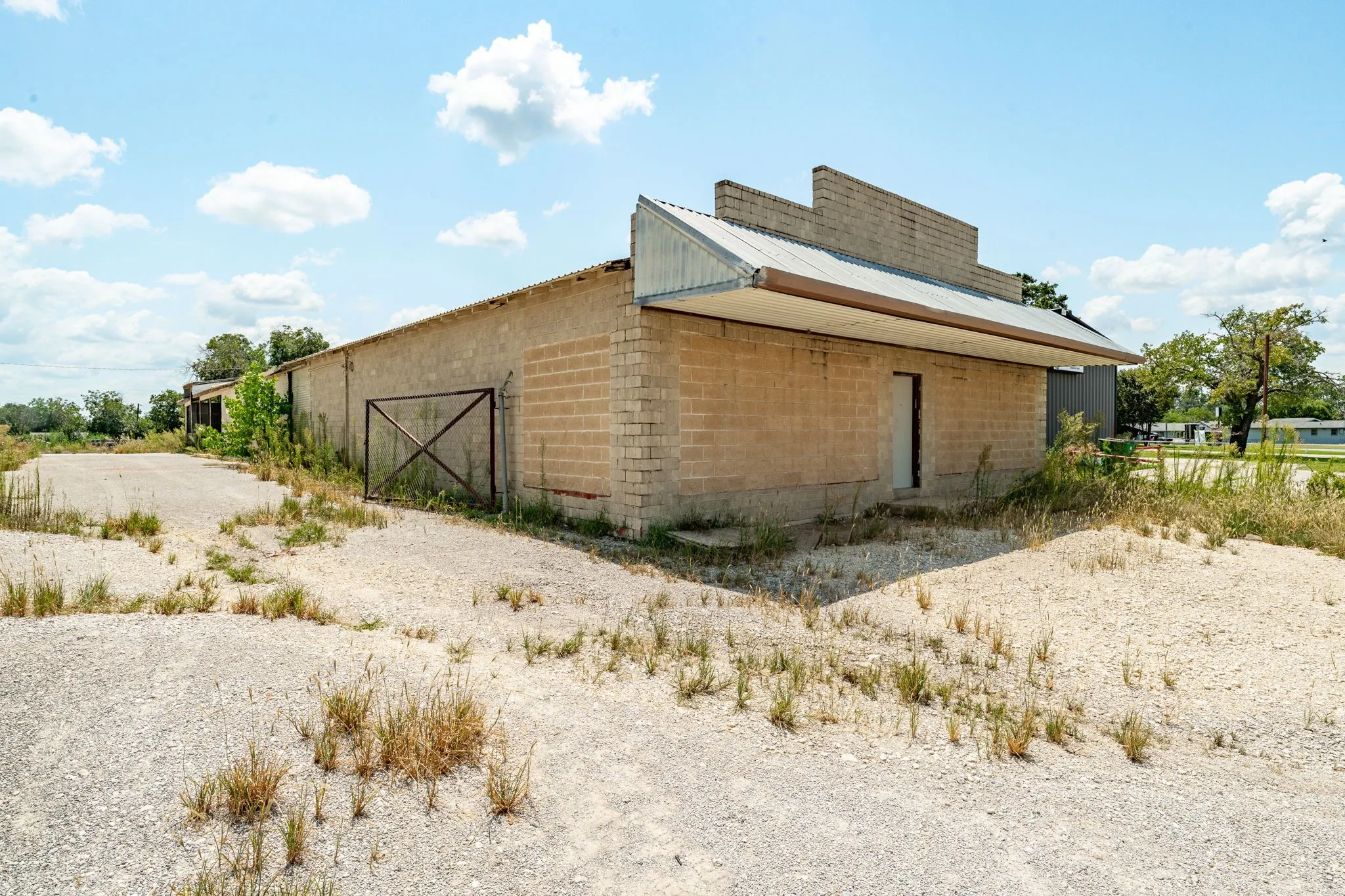 Industrial For Sale in Erath County , 1208 E Washington Street, Stephenville, Texas 76401, 0, 0, Garage spaces, 0 Sqft, built in 1940, Preowned, mls#21041892, Real Estate Agent in Stephenville, Homes For Sale in Erath county, Homes For Sale in Stephenville, Realtor in Stephenville Texas, Real Estate Brokerage Independent Realty Texas, Luminita Cordes Realtor