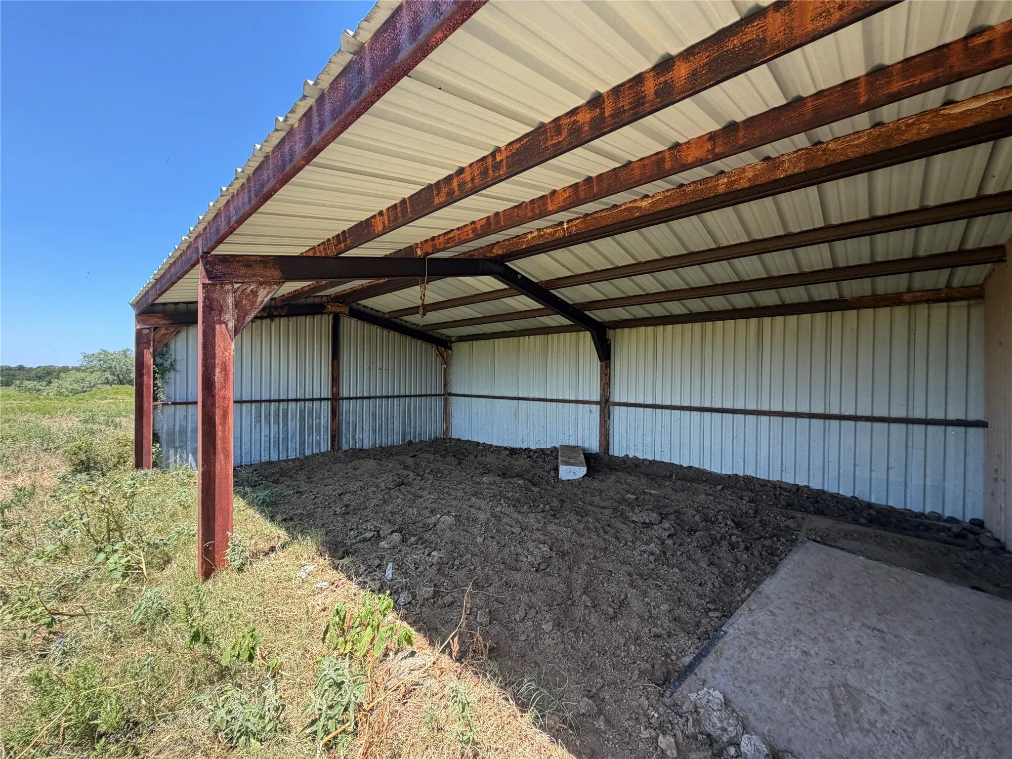 Farm For Sale in Hill County , 495 Fm 933, Aquilla, Texas 76622, 2 Bedroom, 1 Bathroom, Garage spaces, 1,200 Sqft, built in 2017, mls#21042728, Real Estate Agent in Aquilla, Homes For Sale in Hill county, Homes For Sale in Aquilla, Realtor in Aquilla Texas, Real Estate Brokerage Independent Realty Texas, Luminita Cordes Realtor