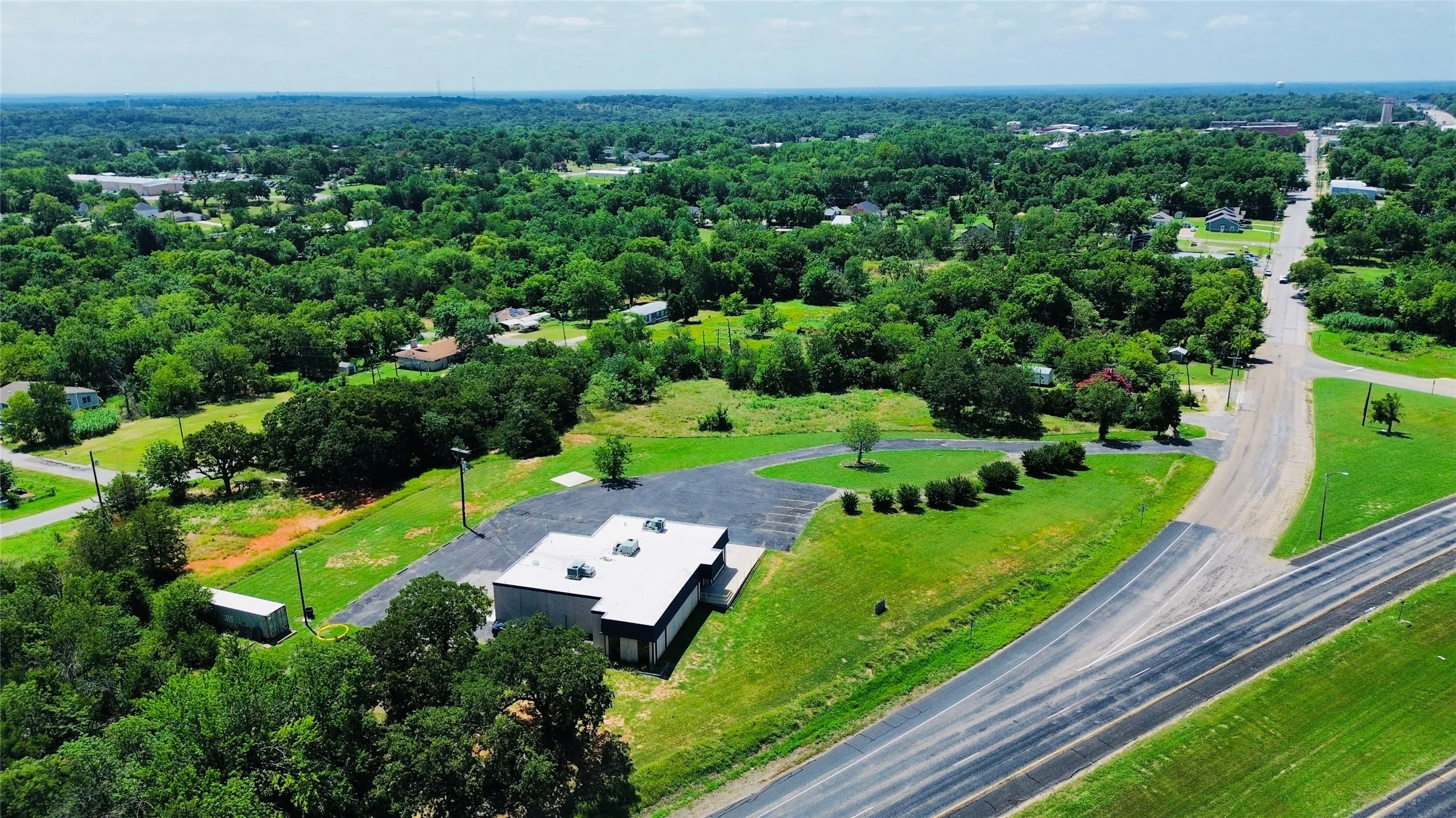 Office For Sale in Grayson County , 1020 N US HIGHWAY 69, Denison, Texas 75020, 0, 0, Garage spaces, 0 Sqft, built in 1980, Preowned, mls#21042155, Real Estate Agent in Denison, Homes For Sale in Grayson county, Homes For Sale in Denison, Realtor in Denison Texas, Real Estate Brokerage Independent Realty Texas, Luminita Cordes Realtor