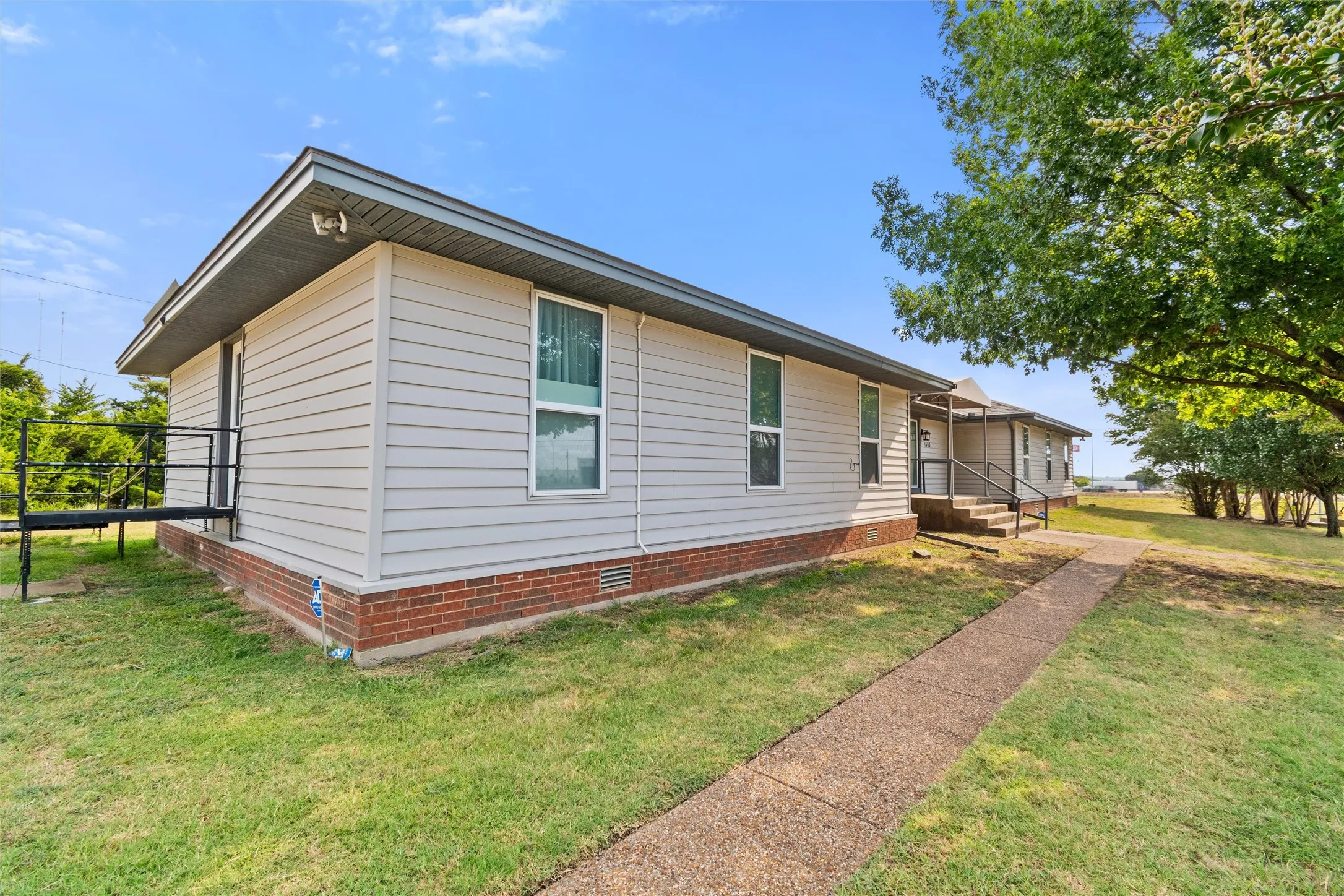 Business For Sale in Dallas County , 1400 Kari Ann Drive, Cedar Hill, Texas 75104, 0, 0, Garage spaces, 0 Sqft, built in 1984, Preowned, mls#21042904, Real Estate Agent in Cedar Hill, Homes For Sale in Dallas county, Homes For Sale in Cedar Hill, Realtor in Cedar Hill Texas, Real Estate Brokerage Independent Realty Texas, Luminita Cordes Realtor