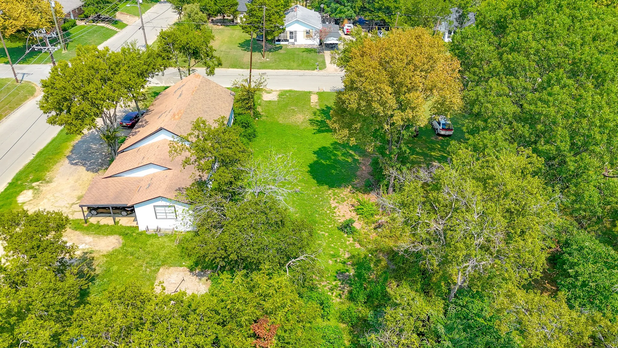 Aerial view of property and surrounding area