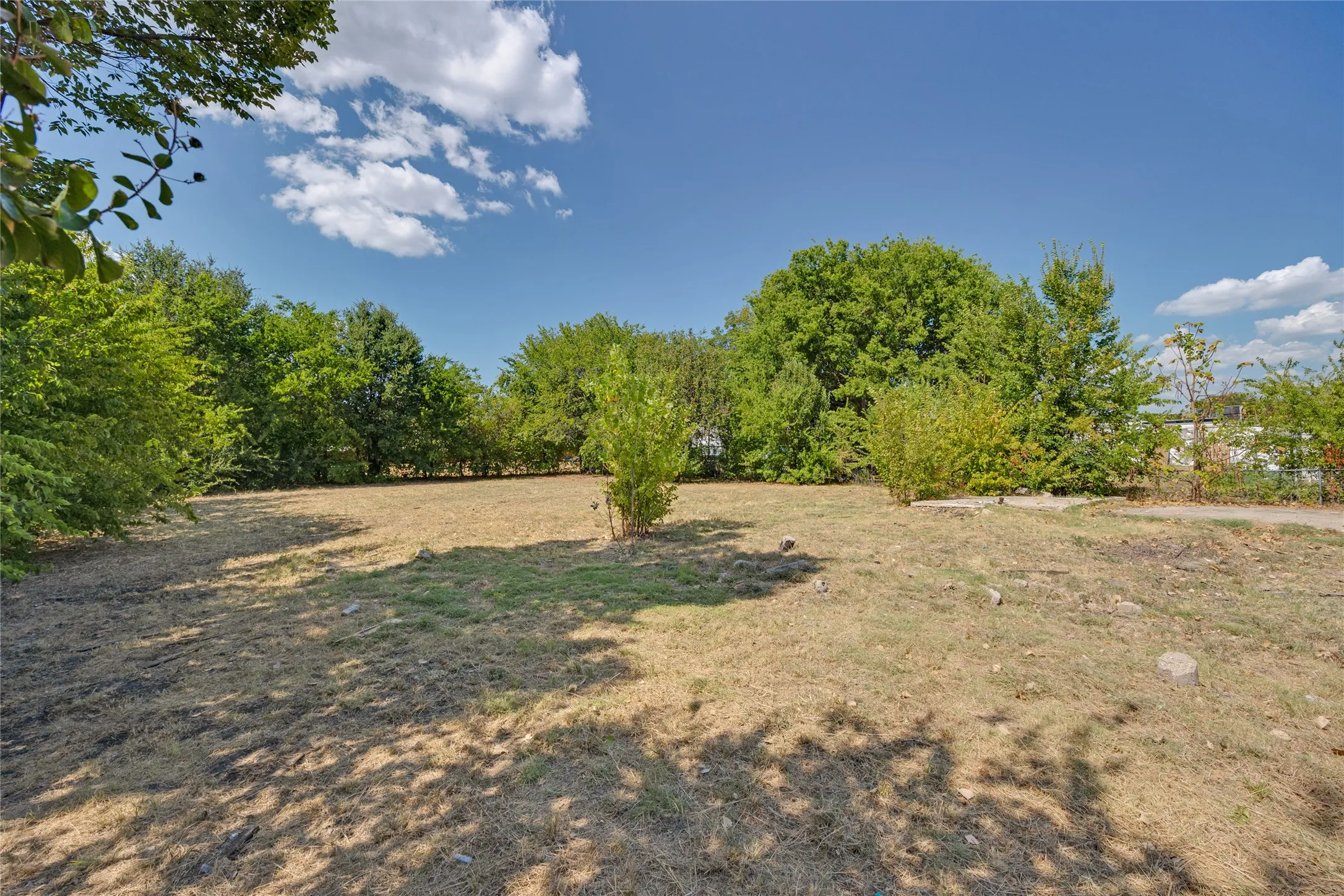 Unimproved Land For Sale in Dallas County , 609 Gatewood Road, Garland, Texas 75043, 0, 0, Garage spaces, 0 Sqft, built in 1960, mls#21042974, Real Estate Agent in Garland, Homes For Sale in Dallas county, Homes For Sale in Garland, Realtor in Garland Texas, Real Estate Brokerage Independent Realty Texas, Luminita Cordes Realtor